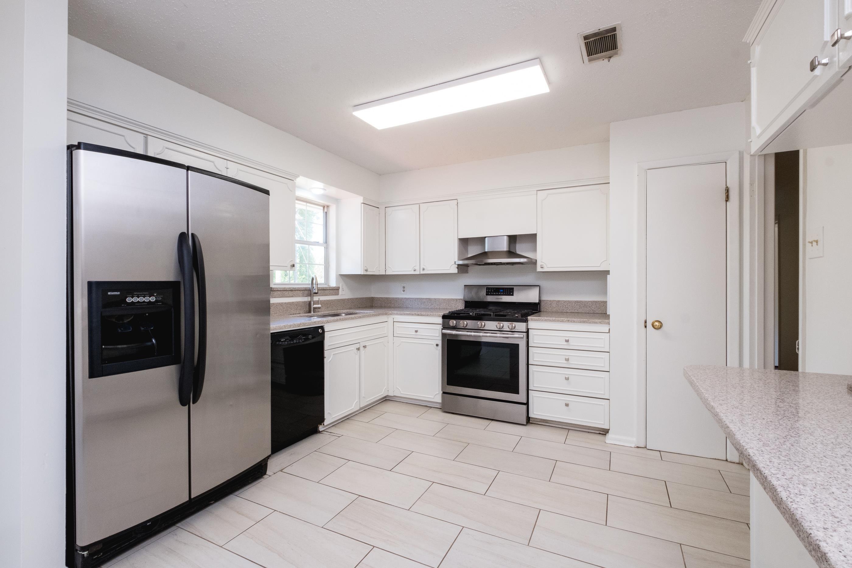 COLONY WEST - Residential