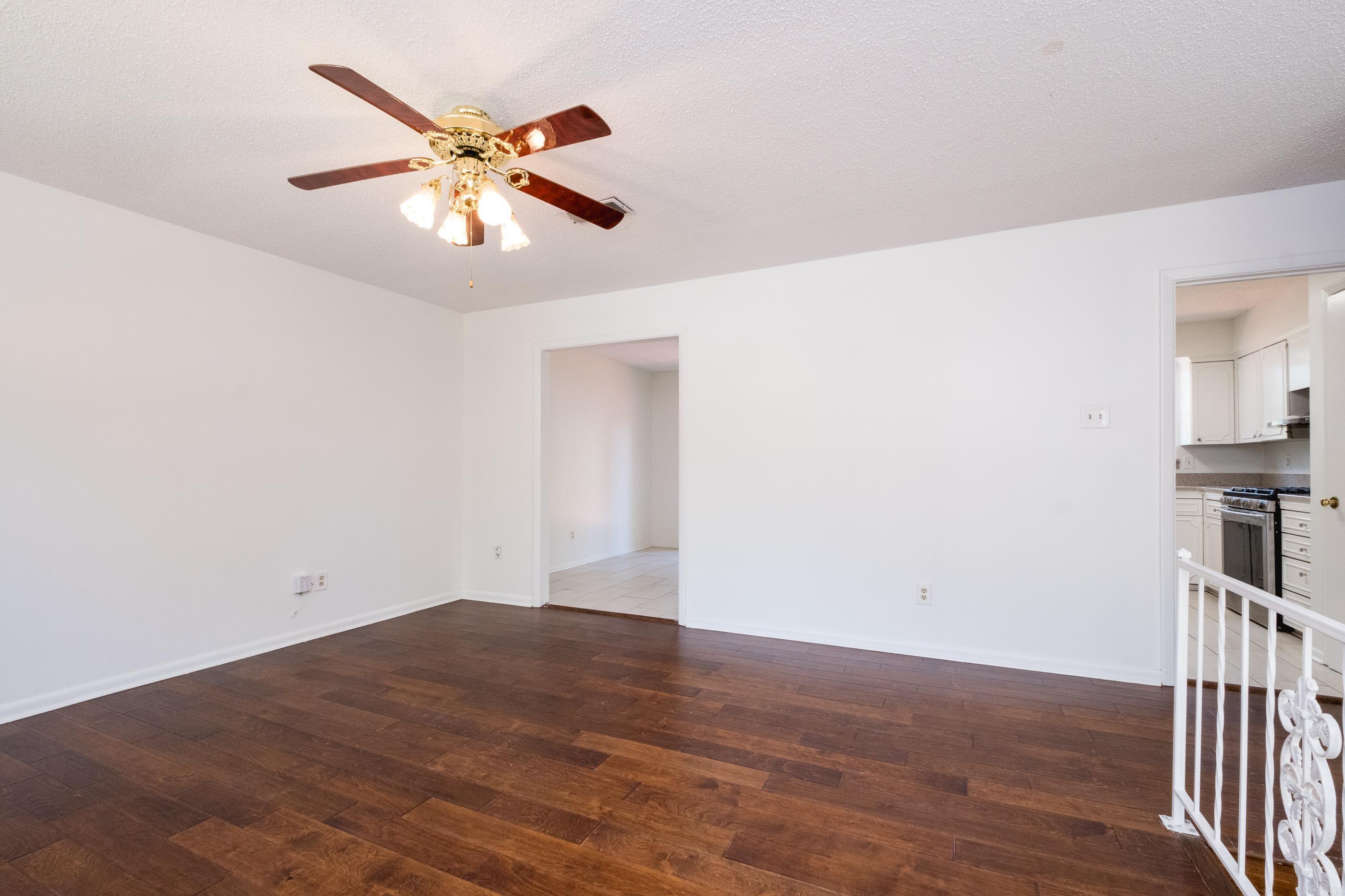 COLONY WEST - Residential