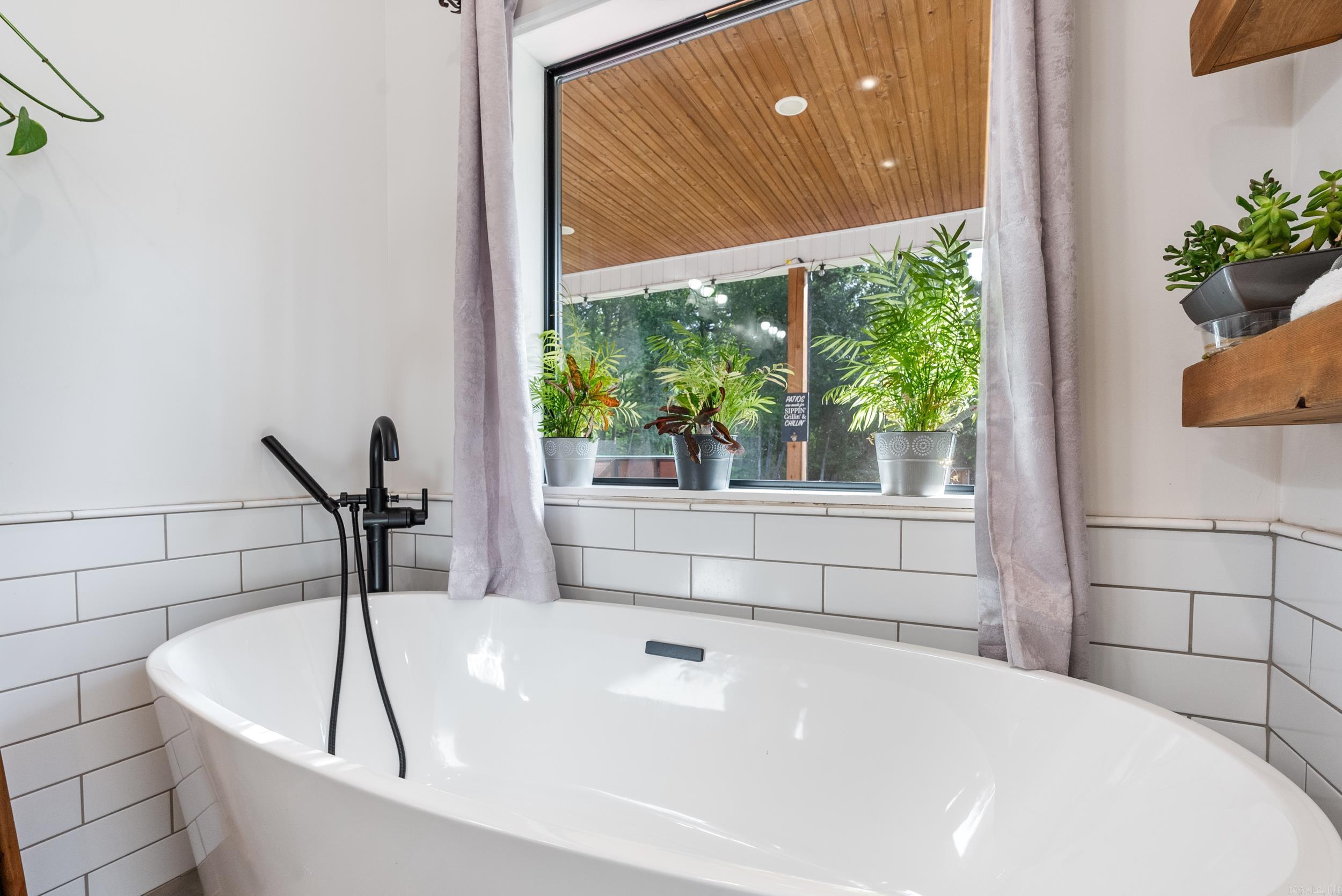 ARKANSAS HGTS - Residential