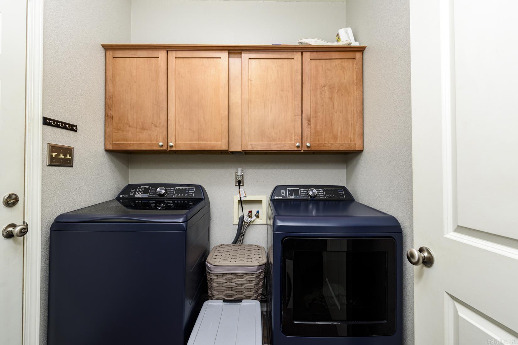 OAKBROOKE - Residential