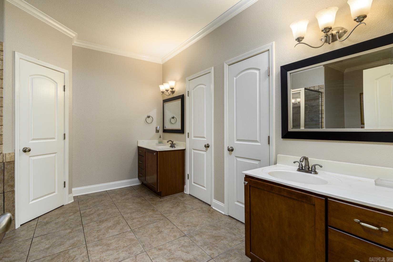 OAKBROOKE - Residential