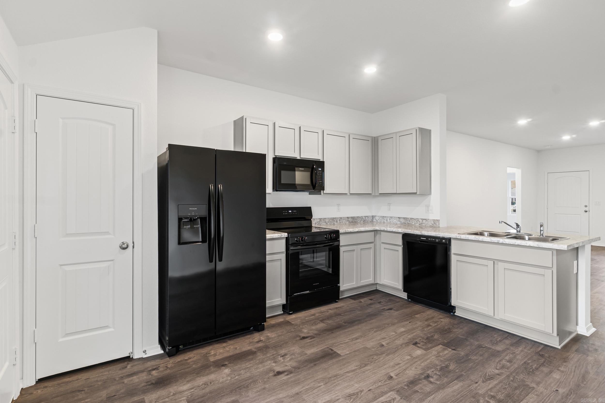 TRAMMEL ESTATES - Residential