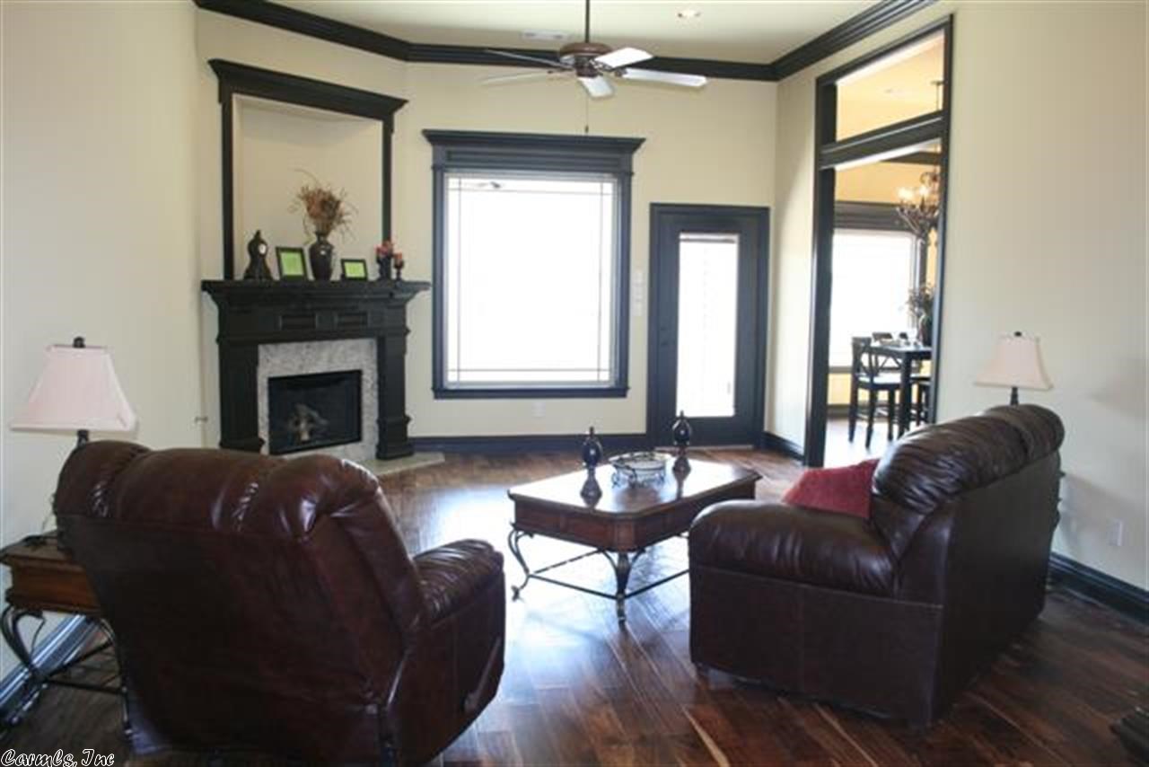 BENTLEY COURT - Residential