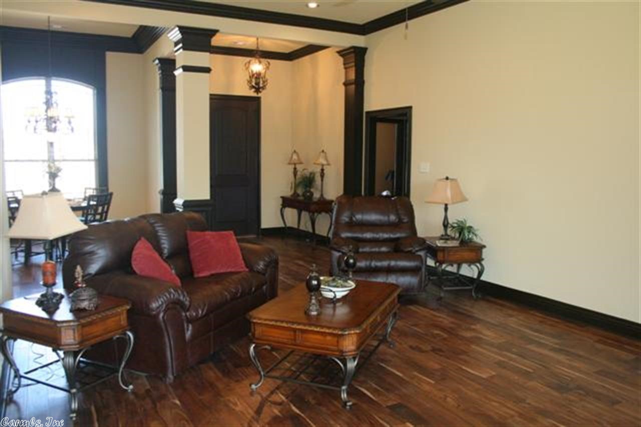 BENTLEY COURT - Residential