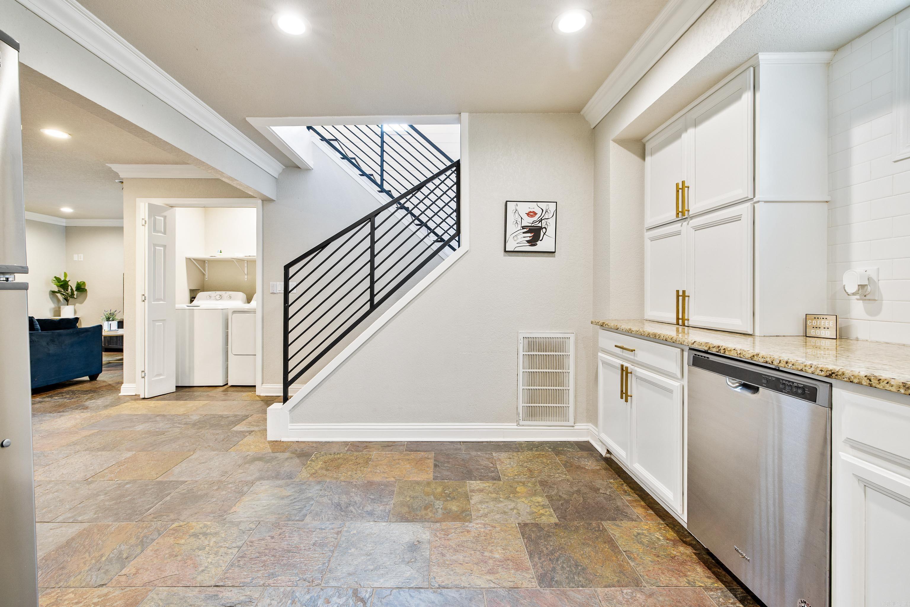 HOUSER-BANDY - Residential