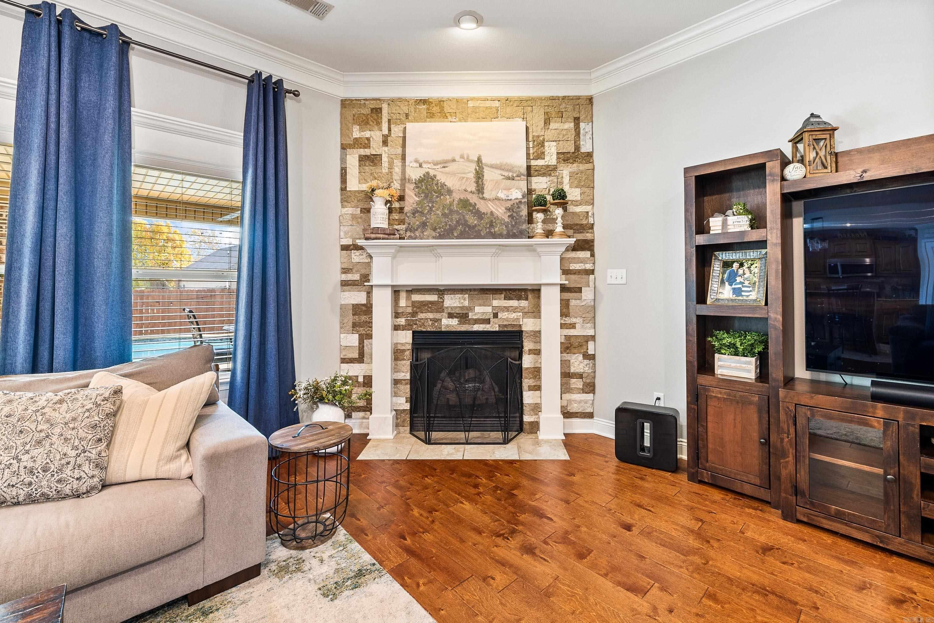 HICKORY HEIGHTS - Residential