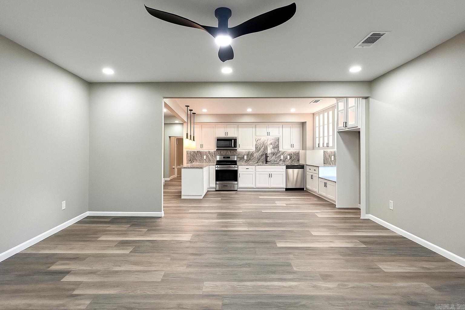 CLIFTONS ADDN - Residential