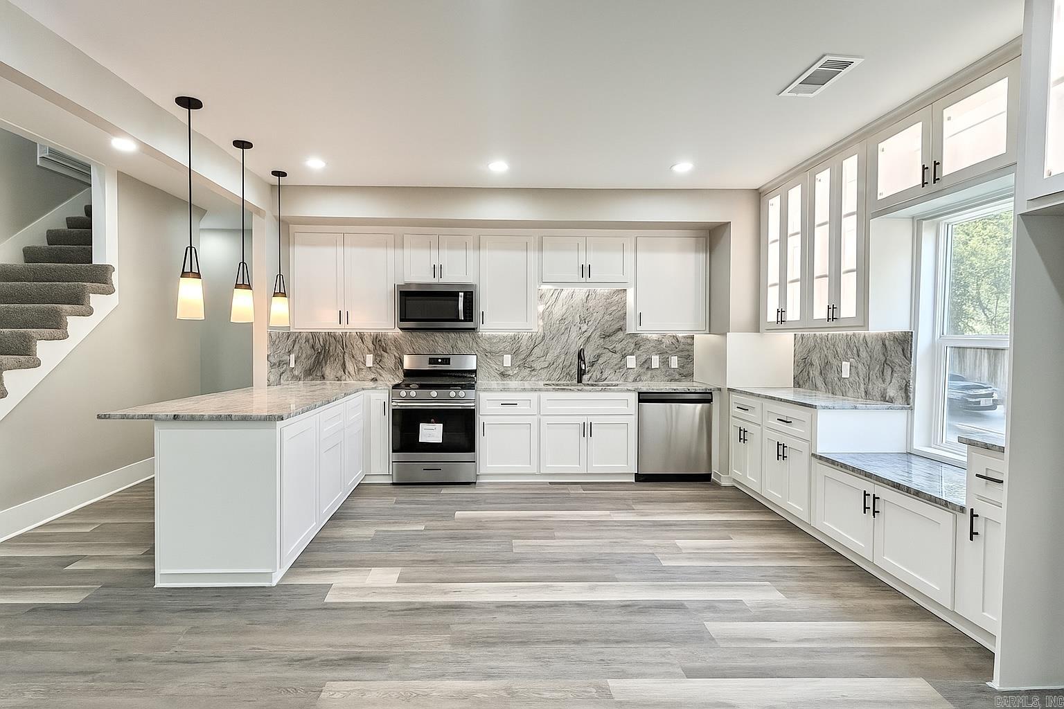 CLIFTONS ADDN - Residential