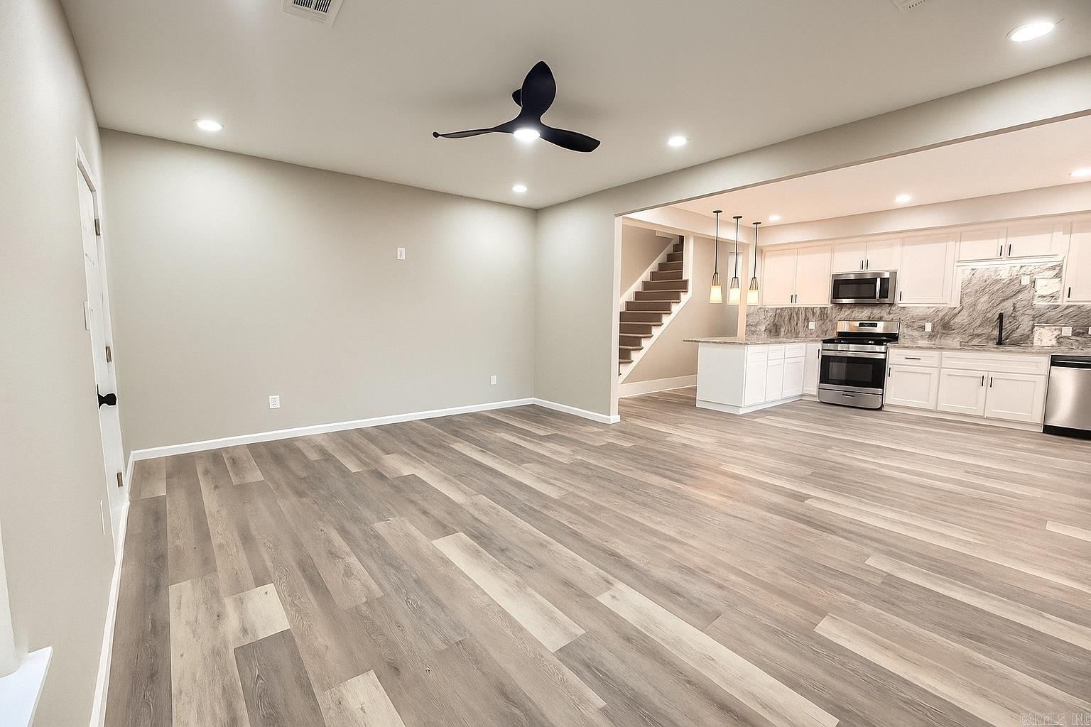 CLIFTONS ADDN - Residential