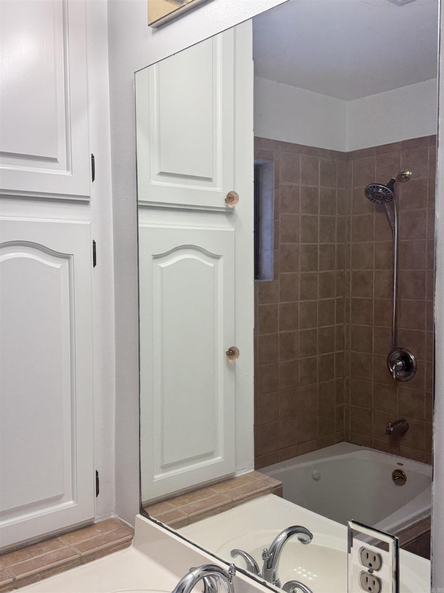 Sherwood Estates - Residential Lease