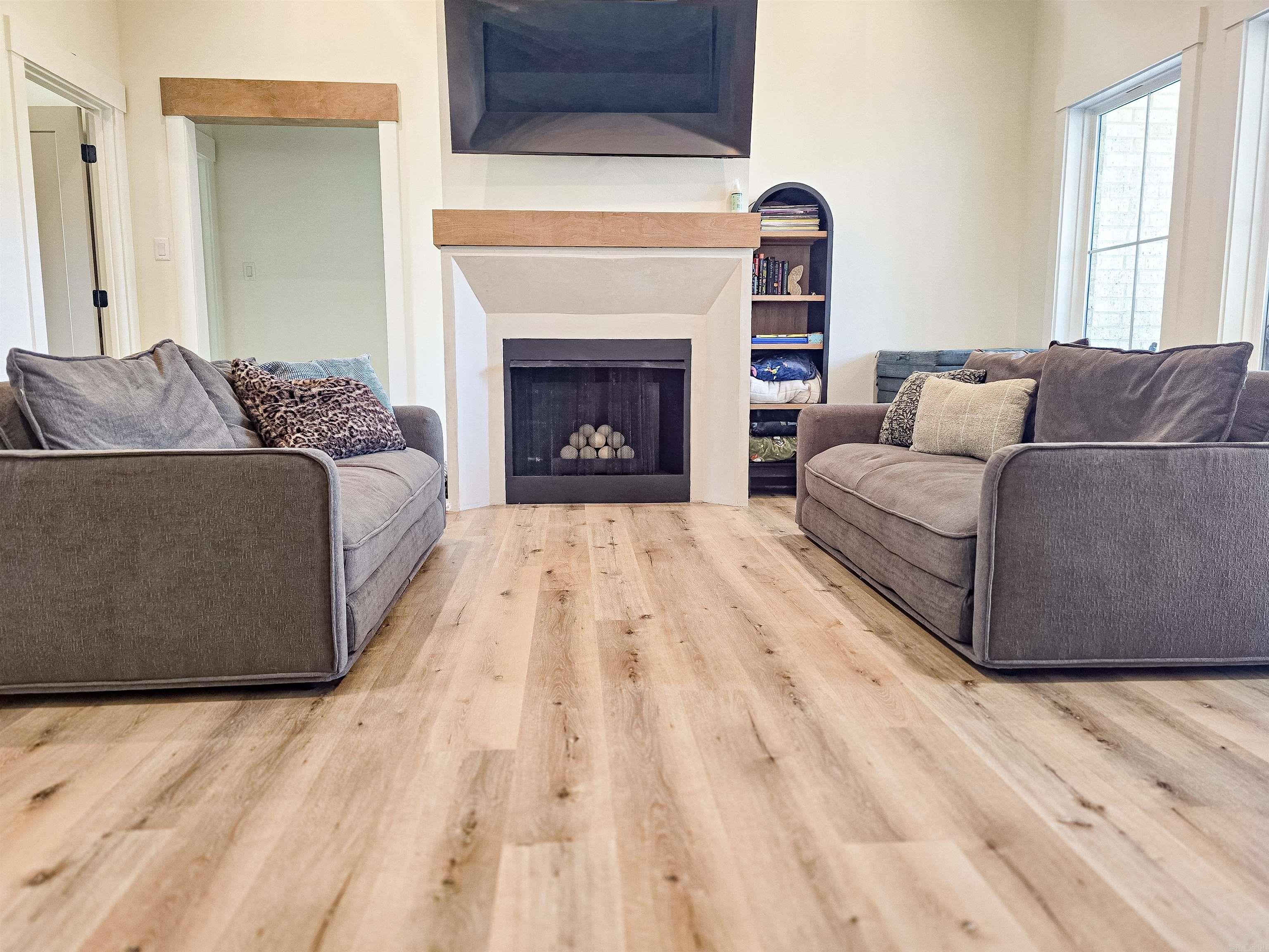 EAST MEADOW - Residential