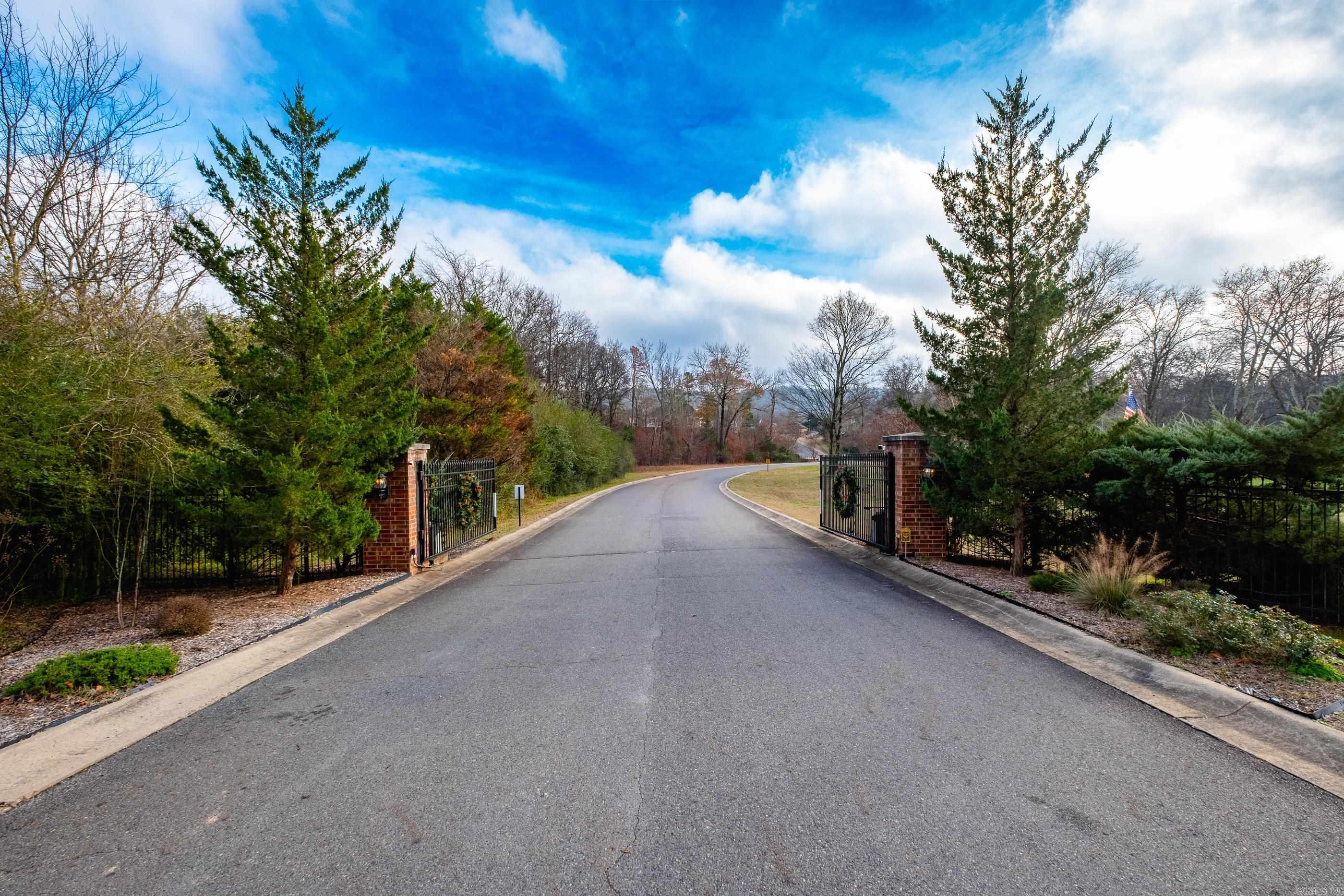 EAGLE ROCK - Residential