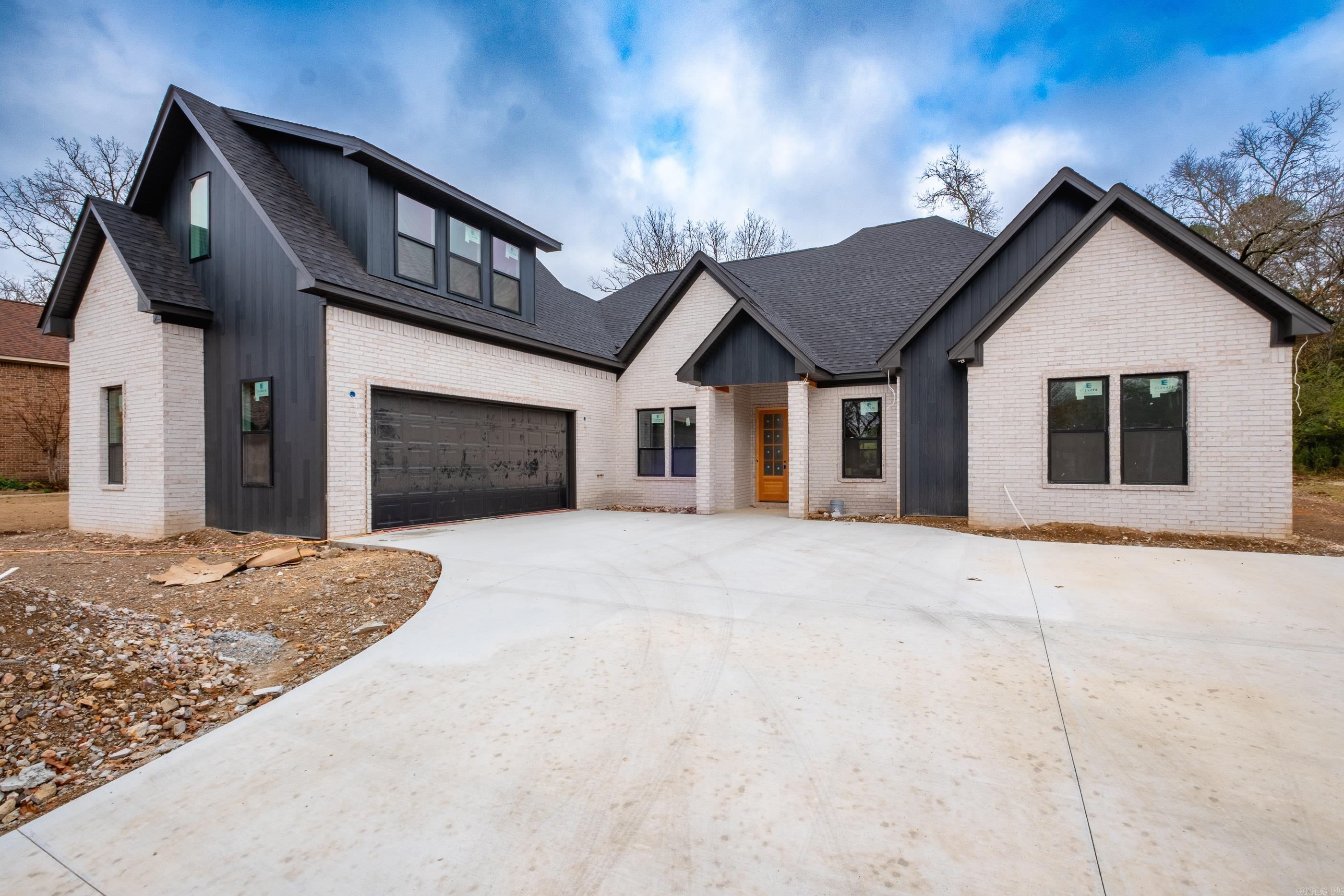 EAGLE ROCK - Residential