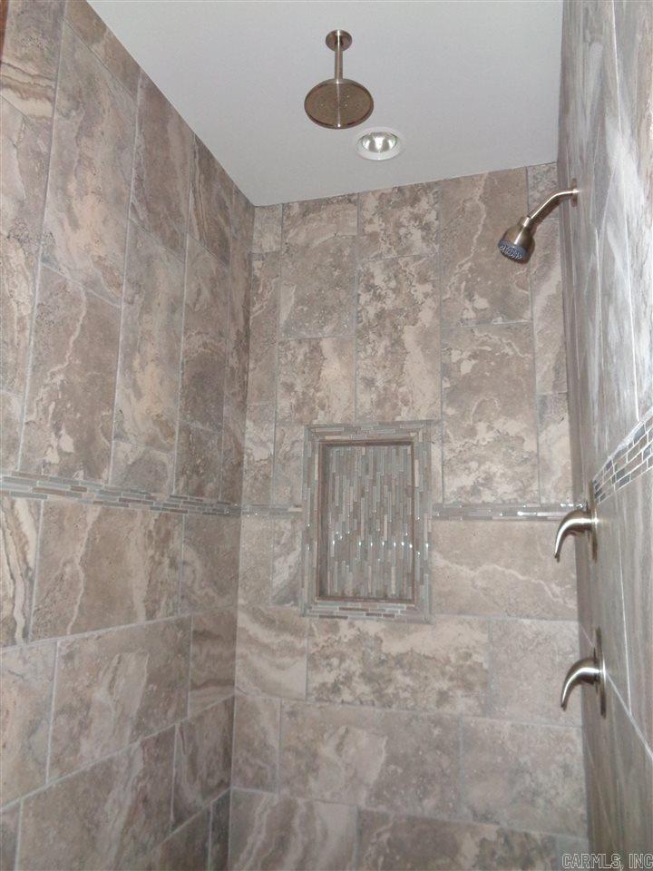 OAK GLENN - Residential