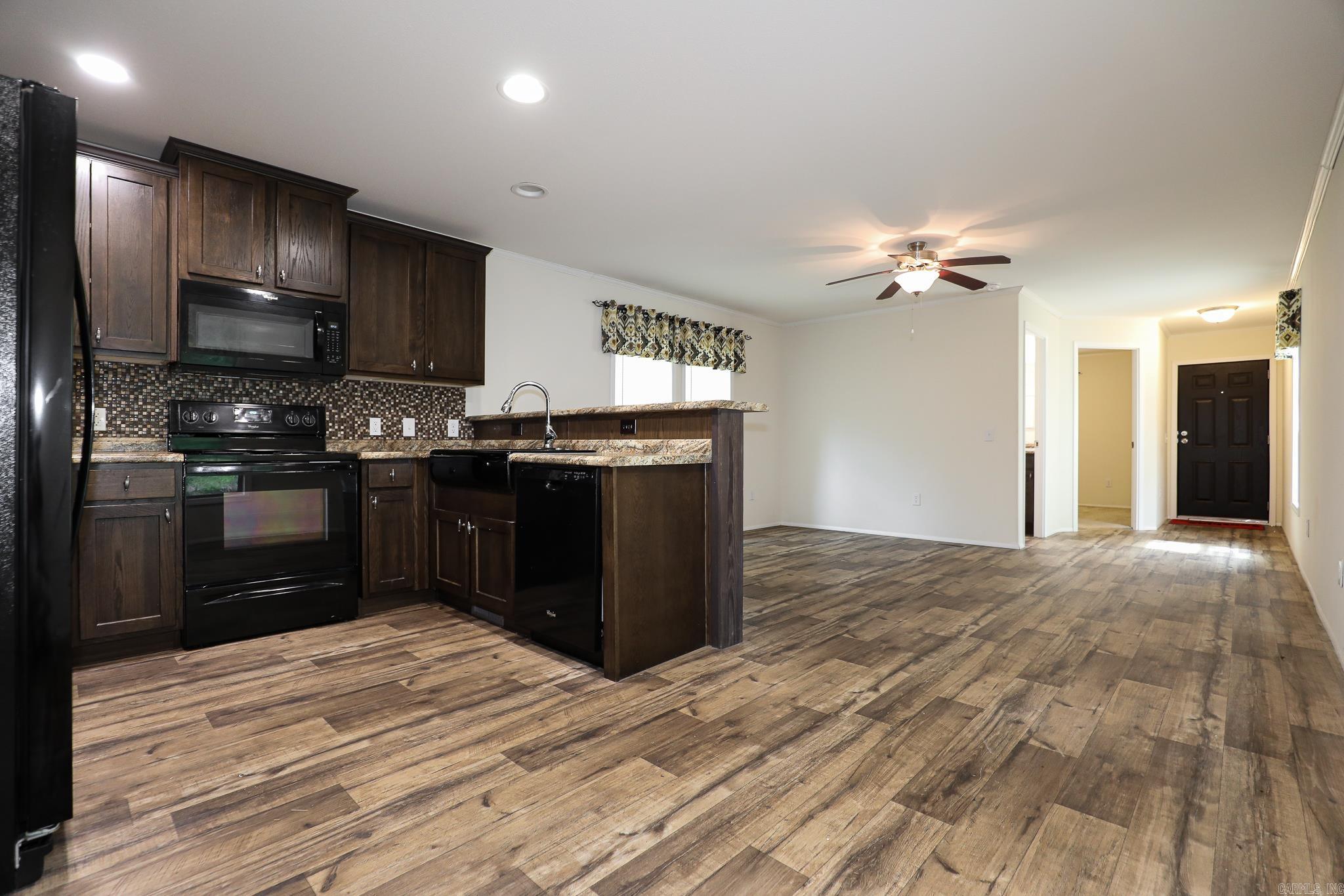 RANCHETTE HOMES - Residential