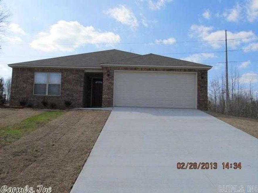 Wonderful 3/2 is looking for a family to love and care for it. It is new barely lived in home with a privacy fence, deck and a fire pit. It has a 2 car garage and a wonderful master suite. Comes with all of the kitchen appliances.