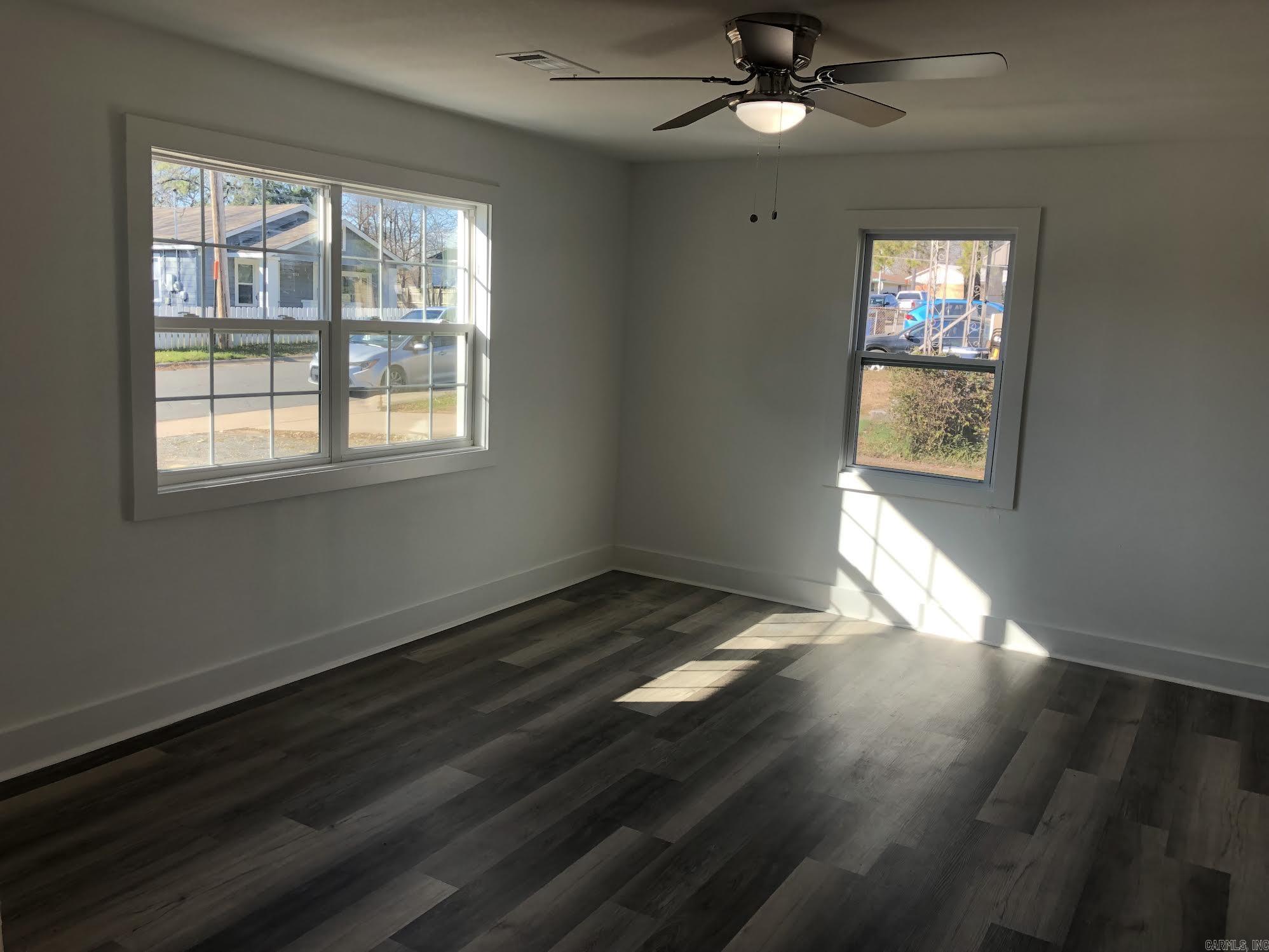 MOORES GLENDALE - Residential