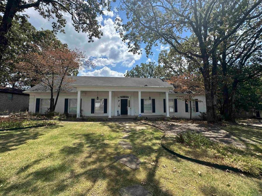 Beautiful, large family home in an excellent neighborhood. Home boasts 5 bedrooms and 3.5 bathrooms, Inground salt pool in back, large 2 car garage, fully fenced in yard, Large dining room, breakfast room, Living room with gas log fireplace, gameroom/sunroom, office. Stunning master closet and master bath.  *****AGENTS PLEASE SEE REMARKS BEFORE SHOWING*****