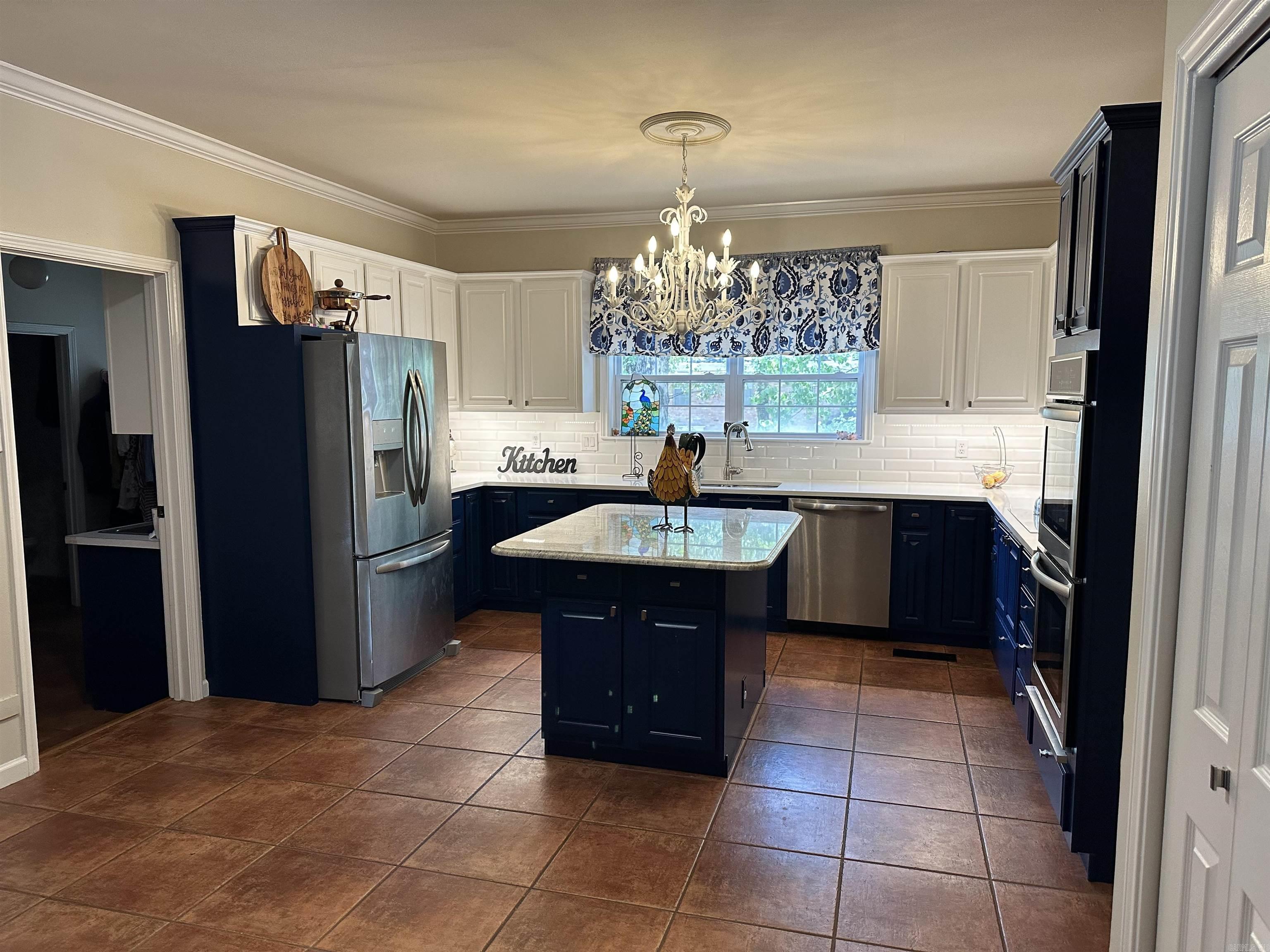 INDIAN HILLS - Residential