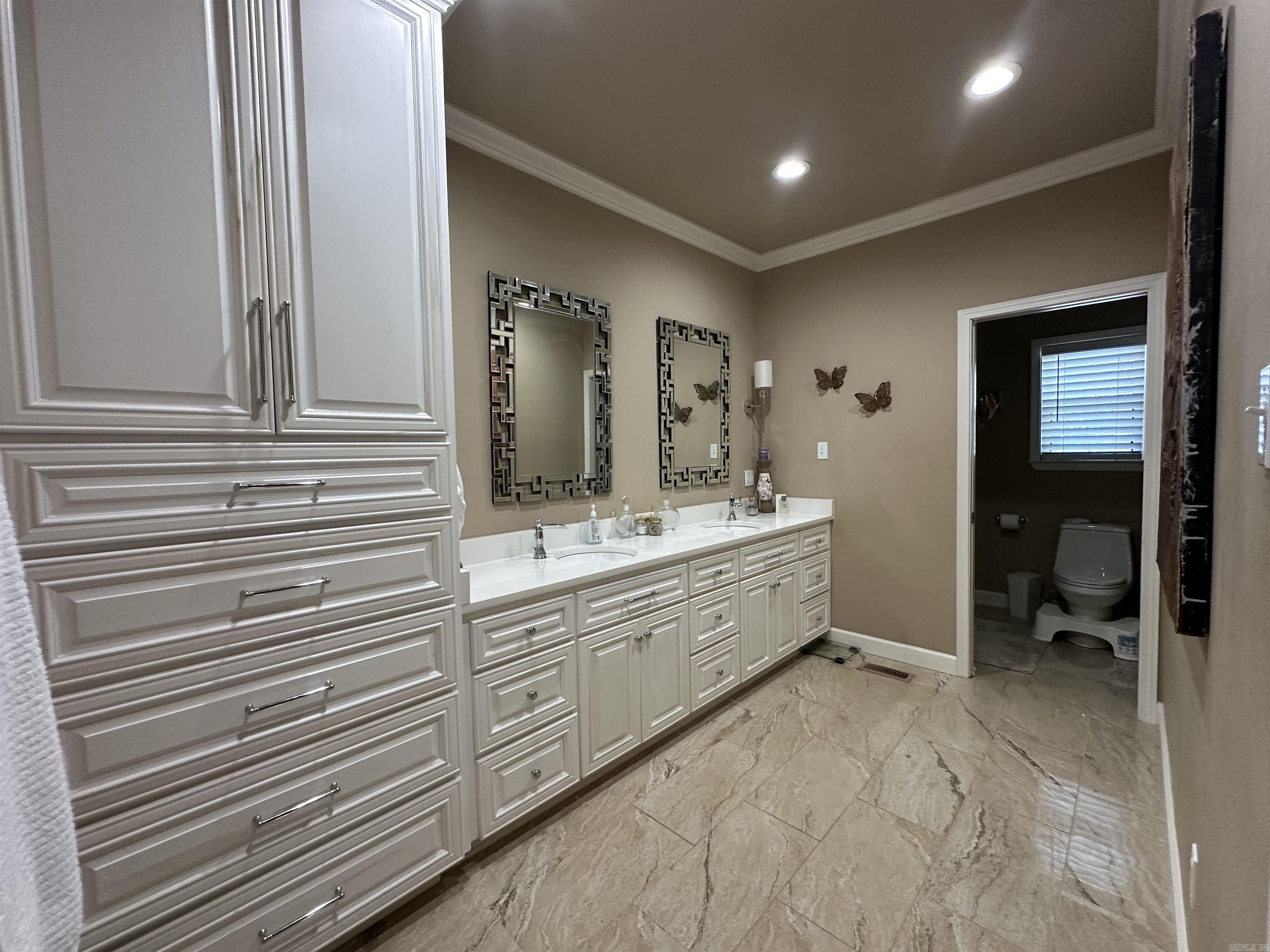 INDIAN HILLS - Residential
