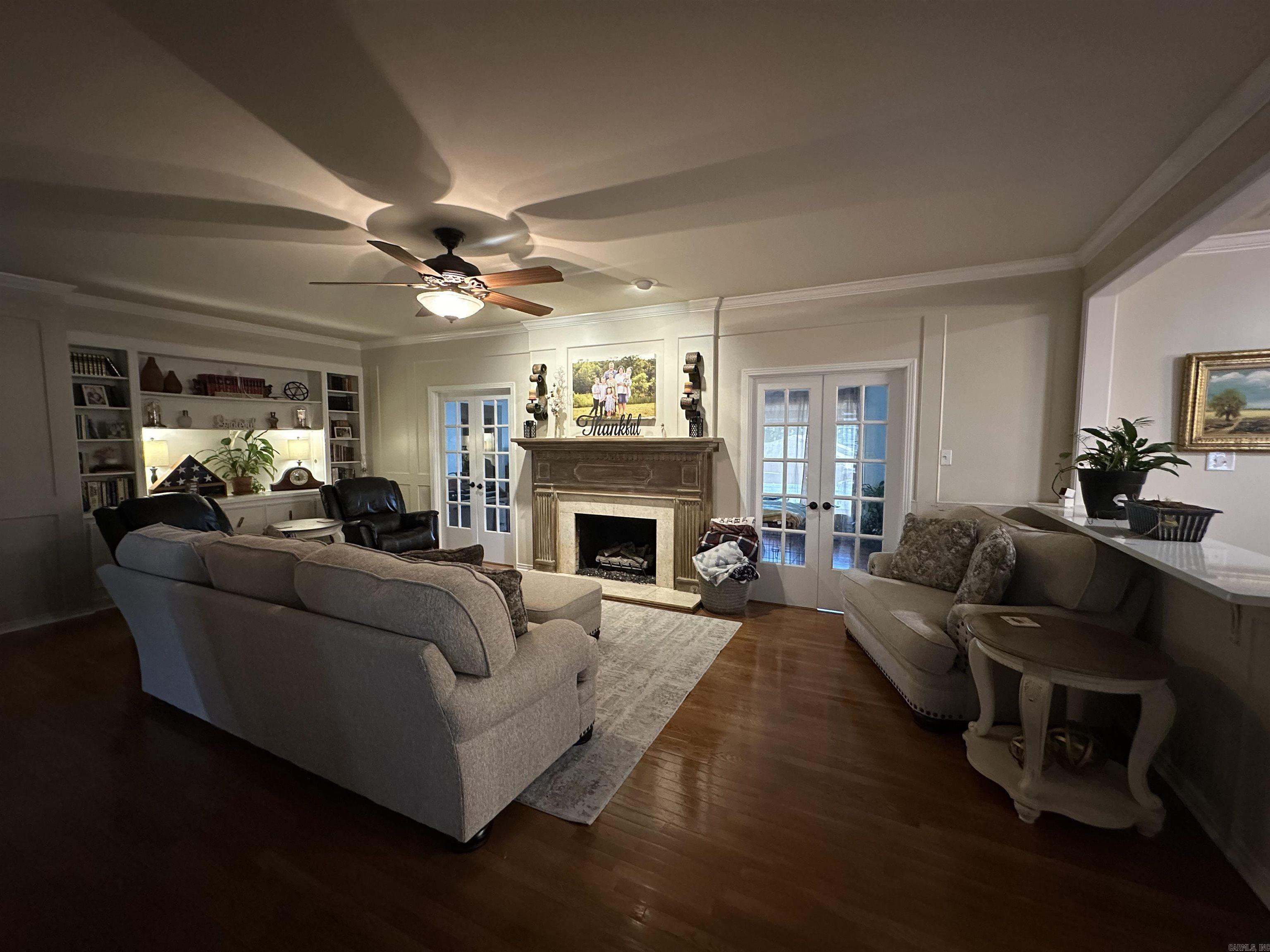 INDIAN HILLS - Residential