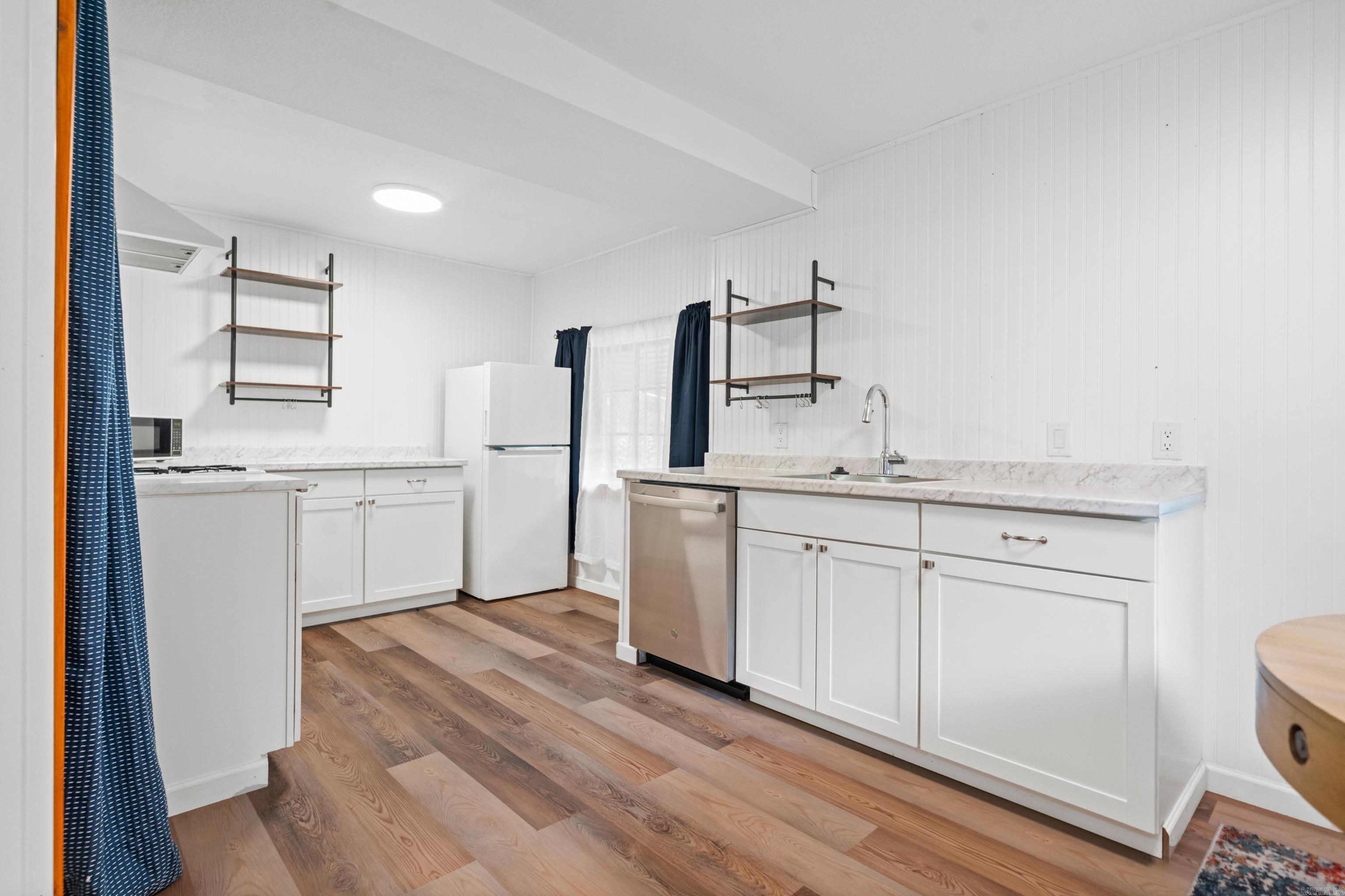 HSR BLK - Residential Income
