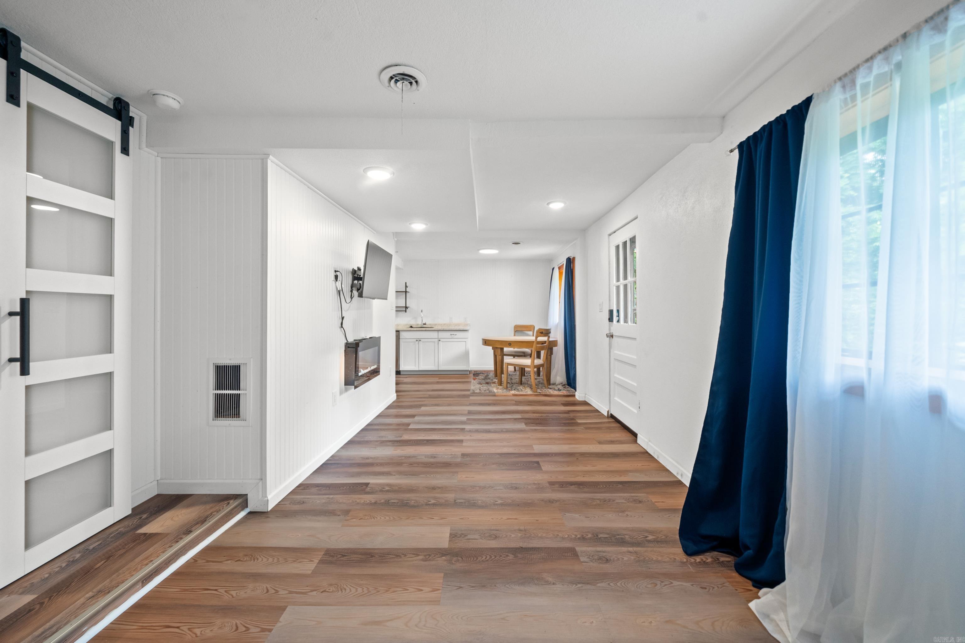 HSR BLK - Residential Income