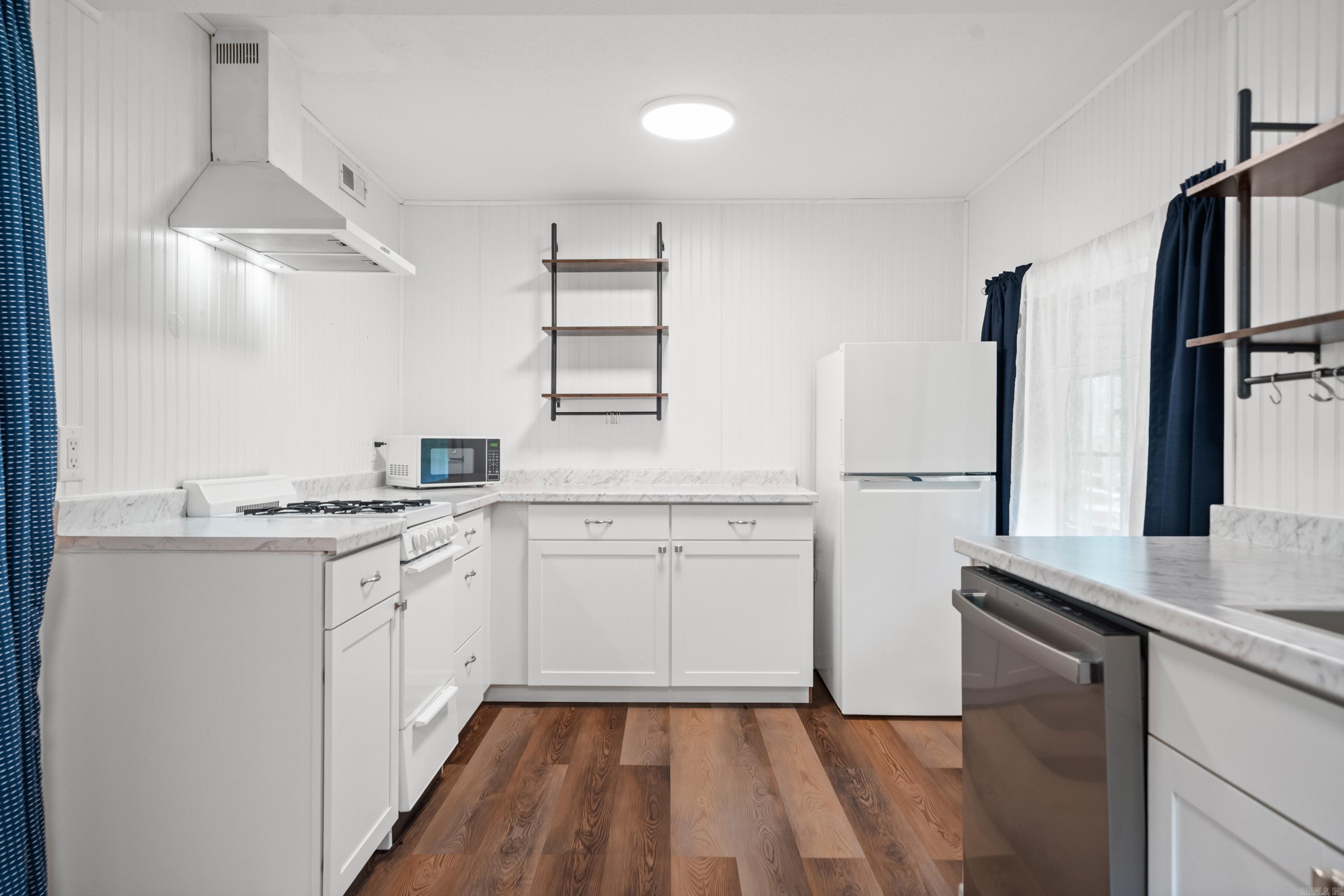 HSR BLK - Residential Income
