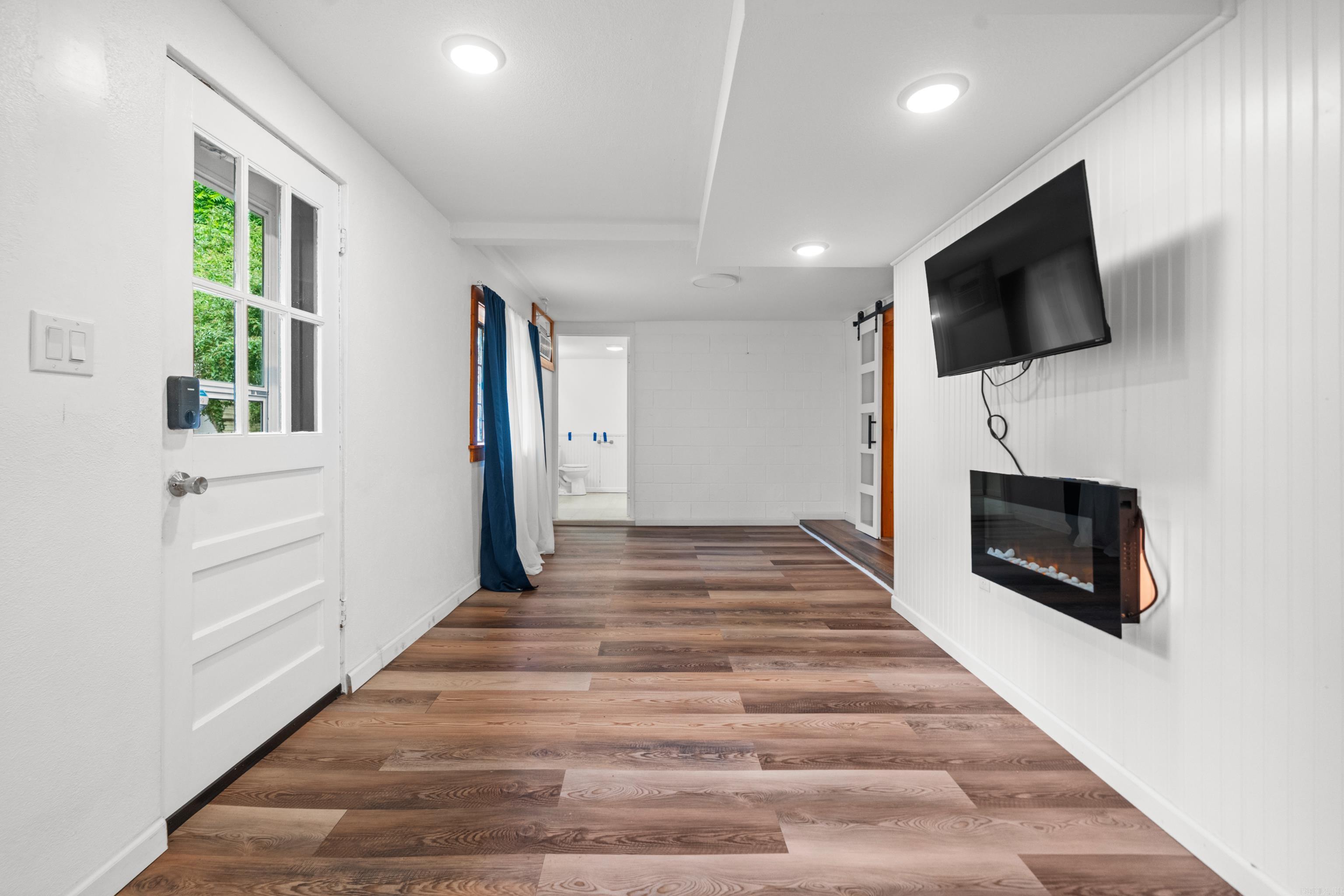 HSR BLK - Residential Income
