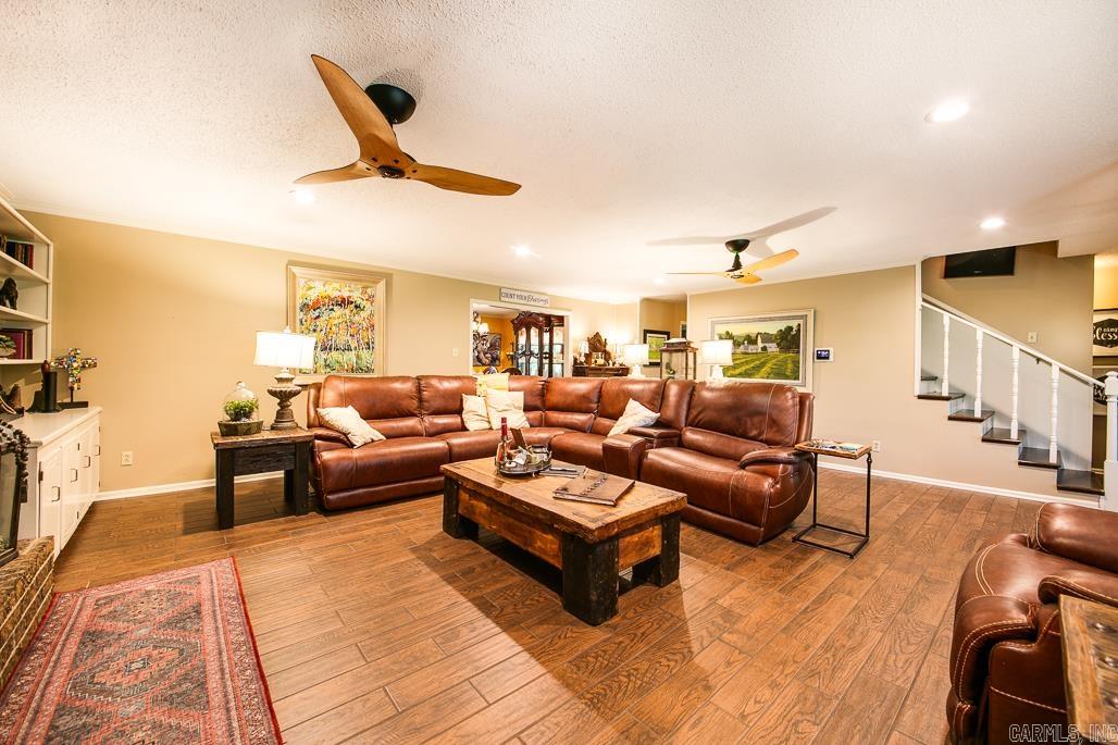 GLADEWOOD HEIGHTS - Residential