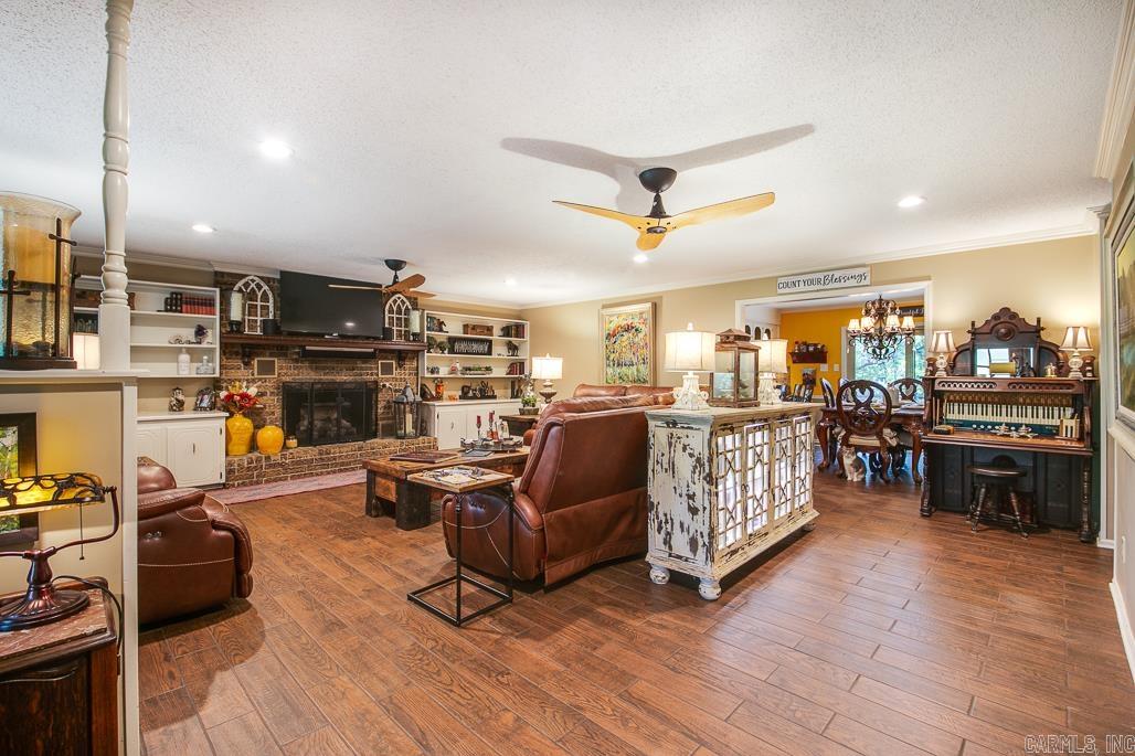 GLADEWOOD HEIGHTS - Residential