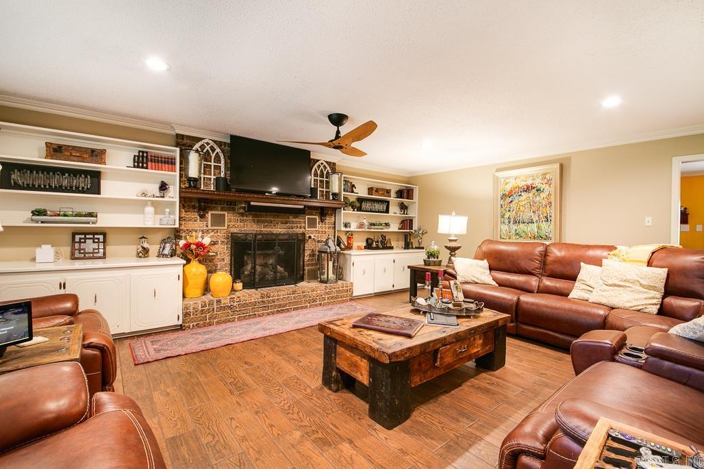 GLADEWOOD HEIGHTS - Residential