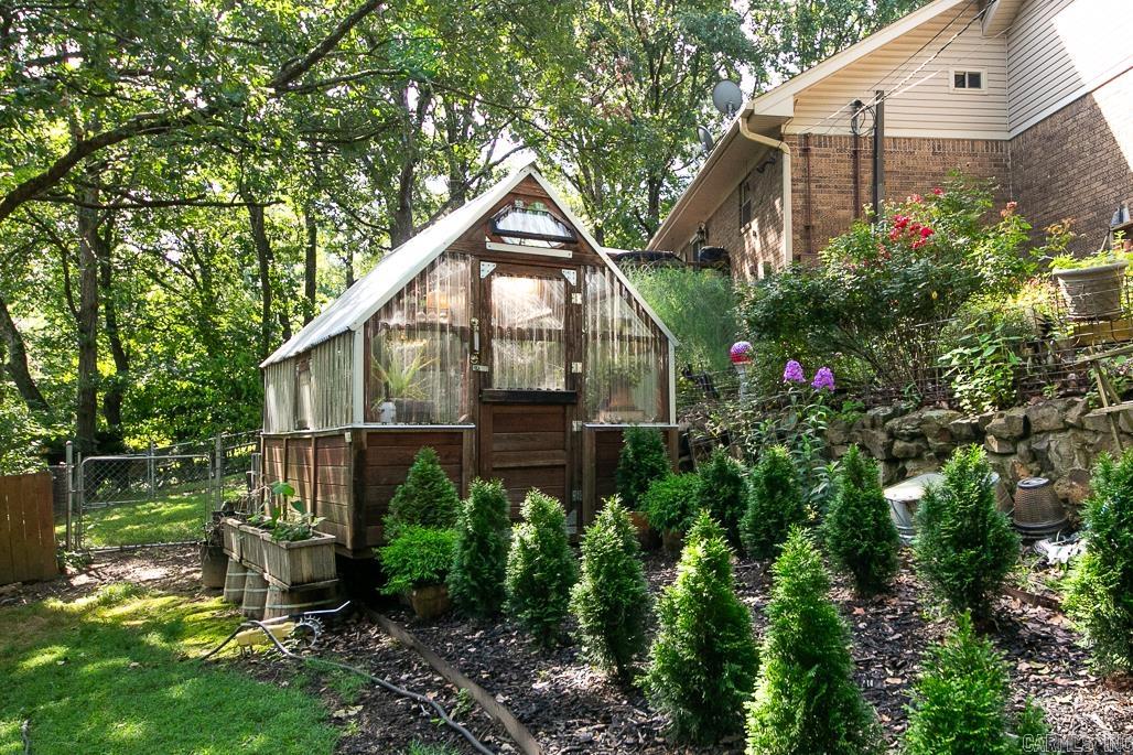 GLADEWOOD HEIGHTS - Residential