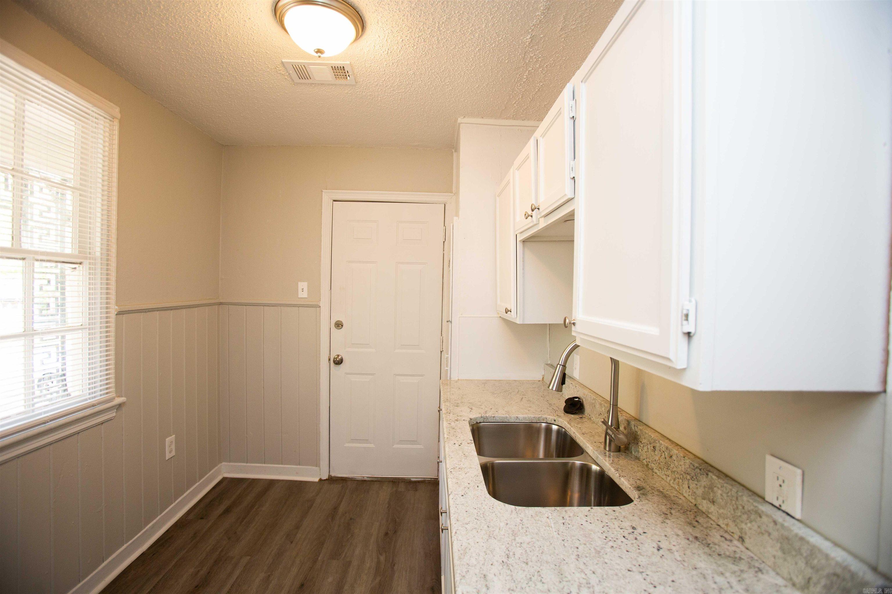 Cherry & Cox - Residential Lease