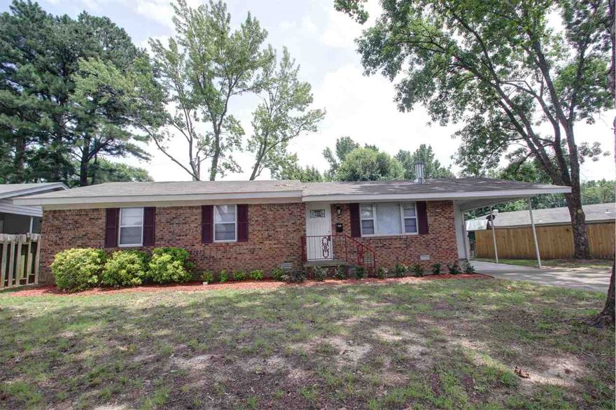 Completely remodeled! 3 bedroom 1.5 baths. Woodburning fireplace. New appliances including, water heater, stove and dishwasher! PLUS, BRAND NEW HEATING AND AIR CONDITIONING! Great first home or tenant ready investment property! This is truly a MUST SEE!