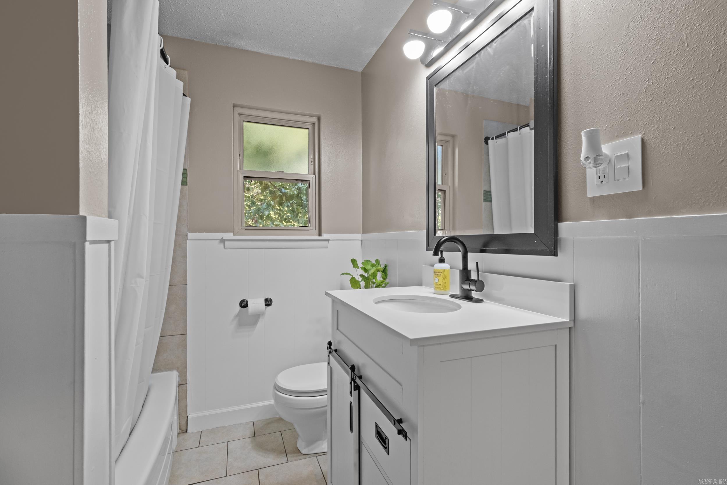 GLENOAKS - Residential