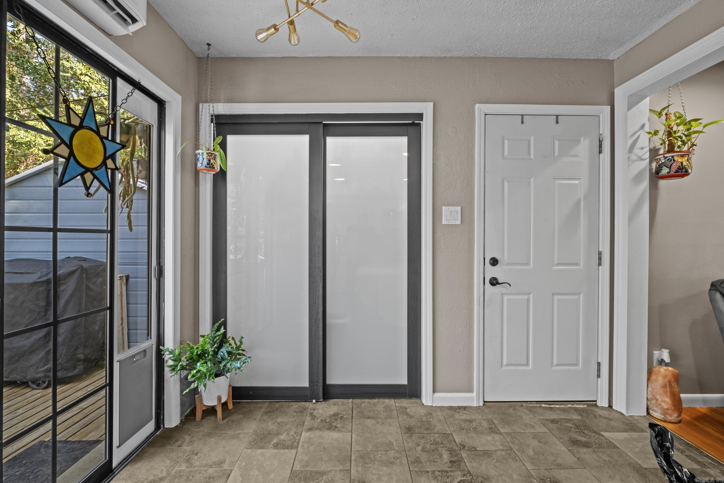 GLENOAKS - Residential