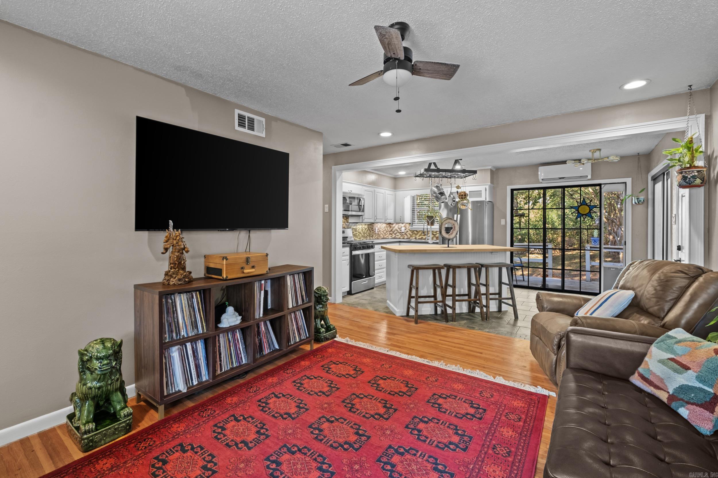 GLENOAKS - Residential