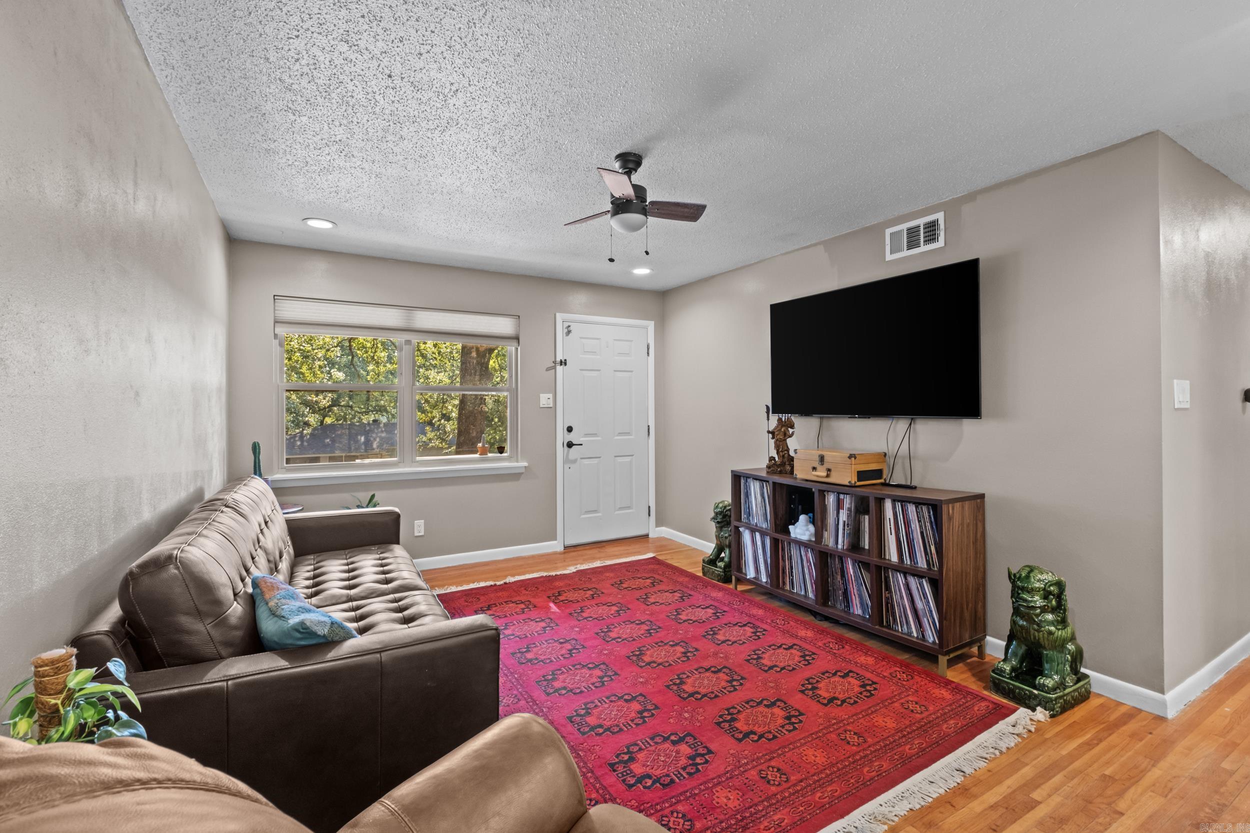 GLENOAKS - Residential