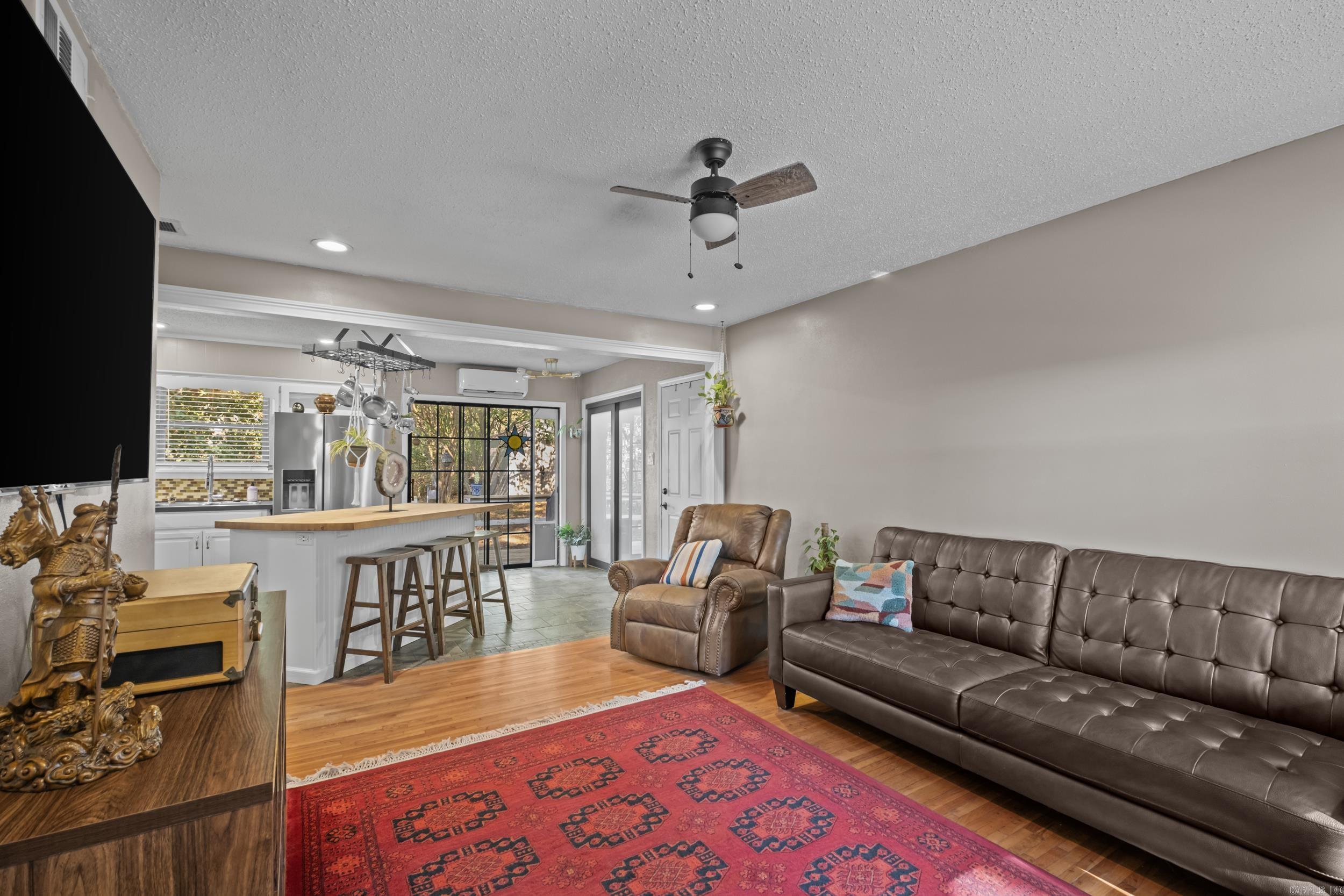 GLENOAKS - Residential