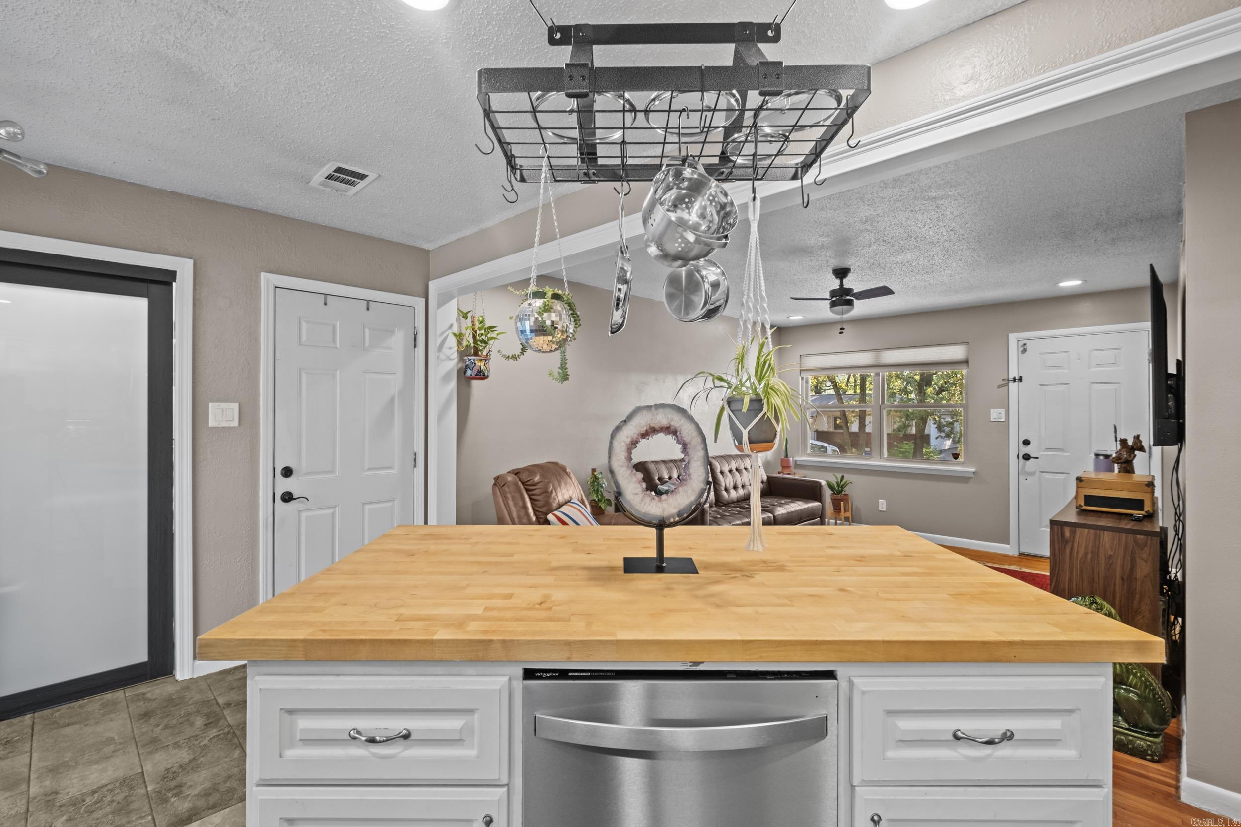 GLENOAKS - Residential