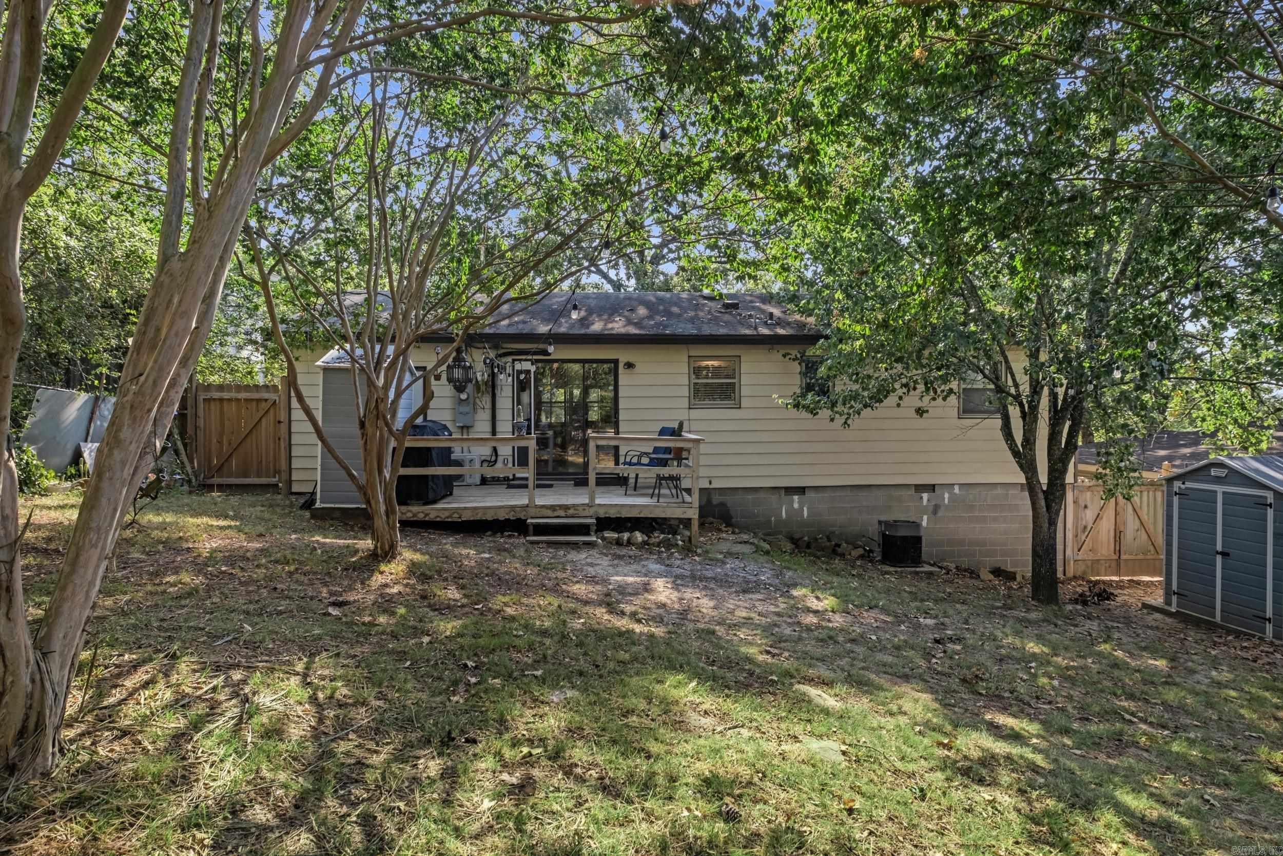 GLENOAKS - Residential