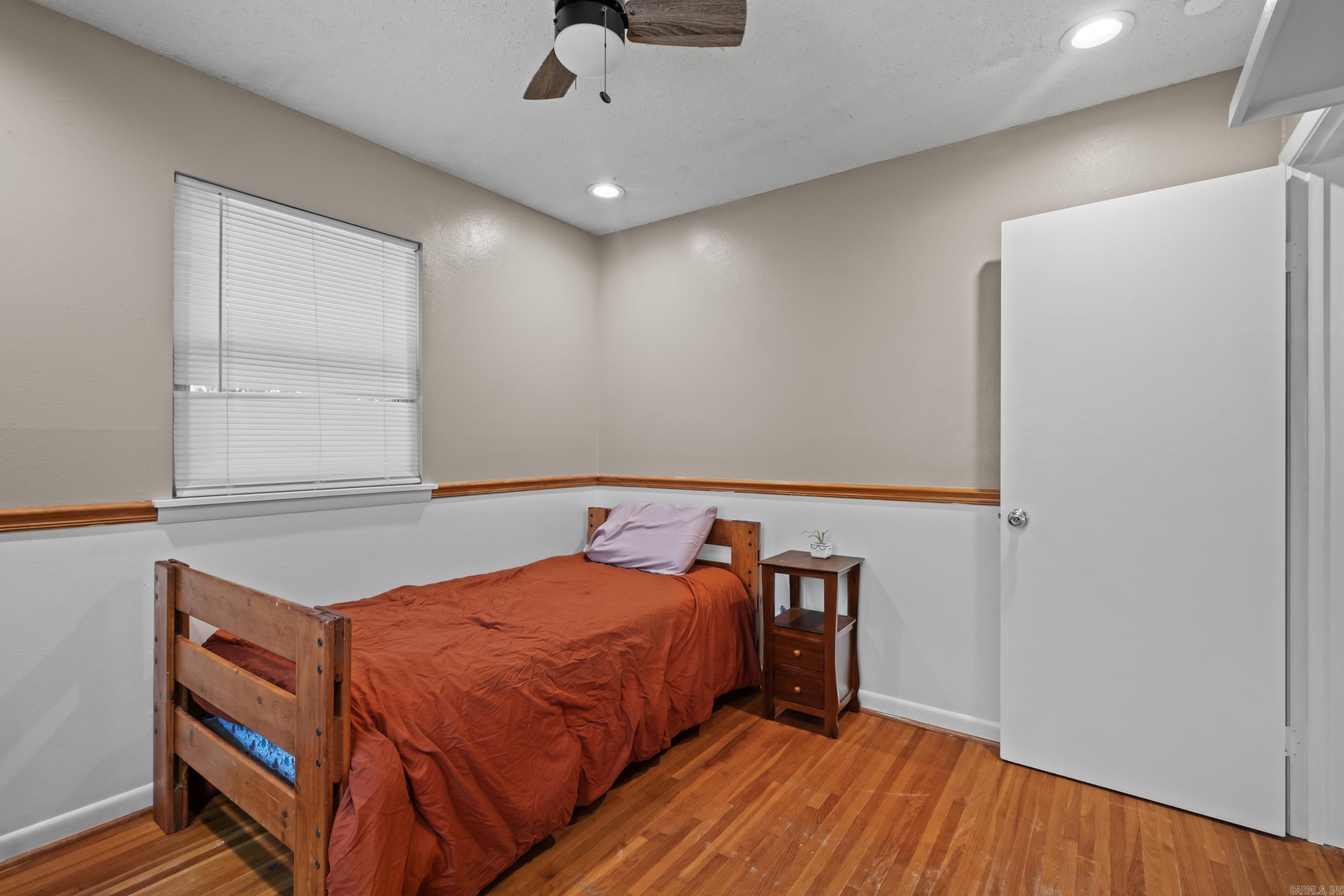 GLENOAKS - Residential