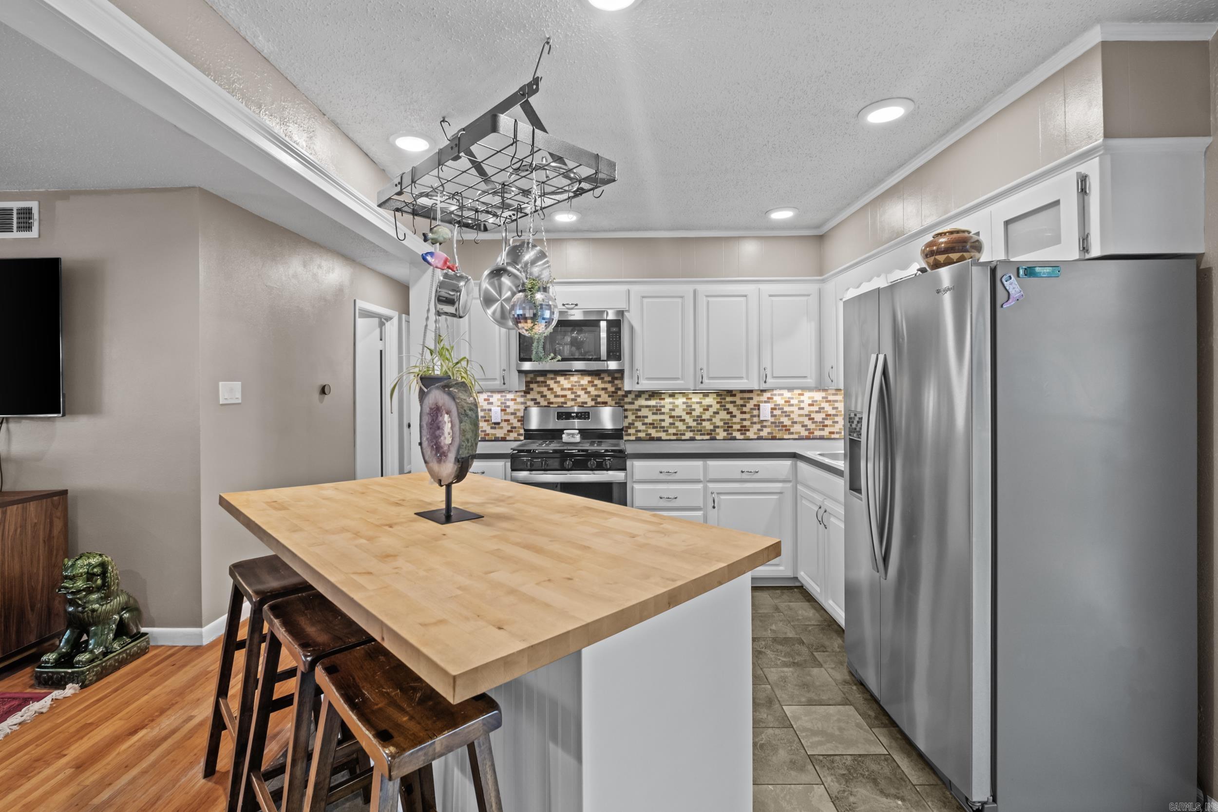 GLENOAKS - Residential