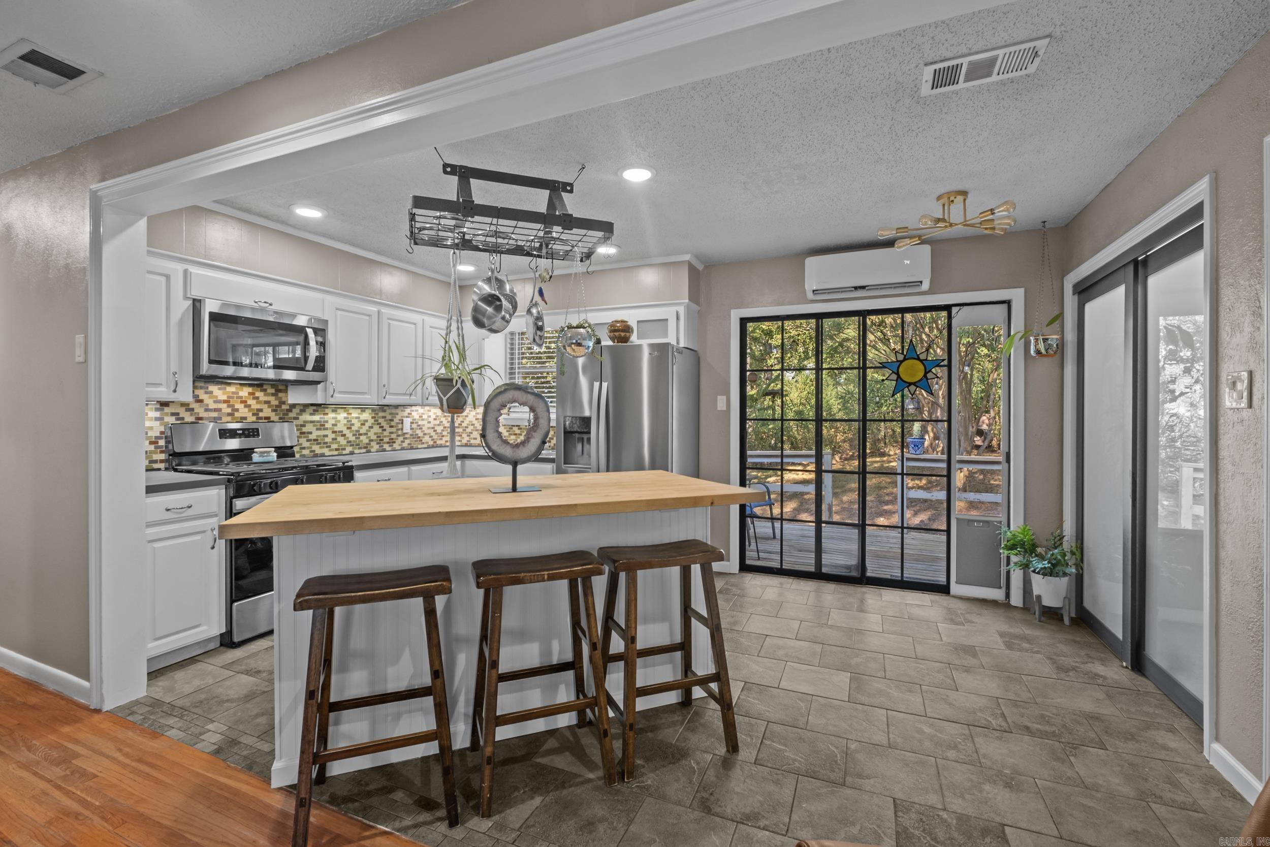 GLENOAKS - Residential