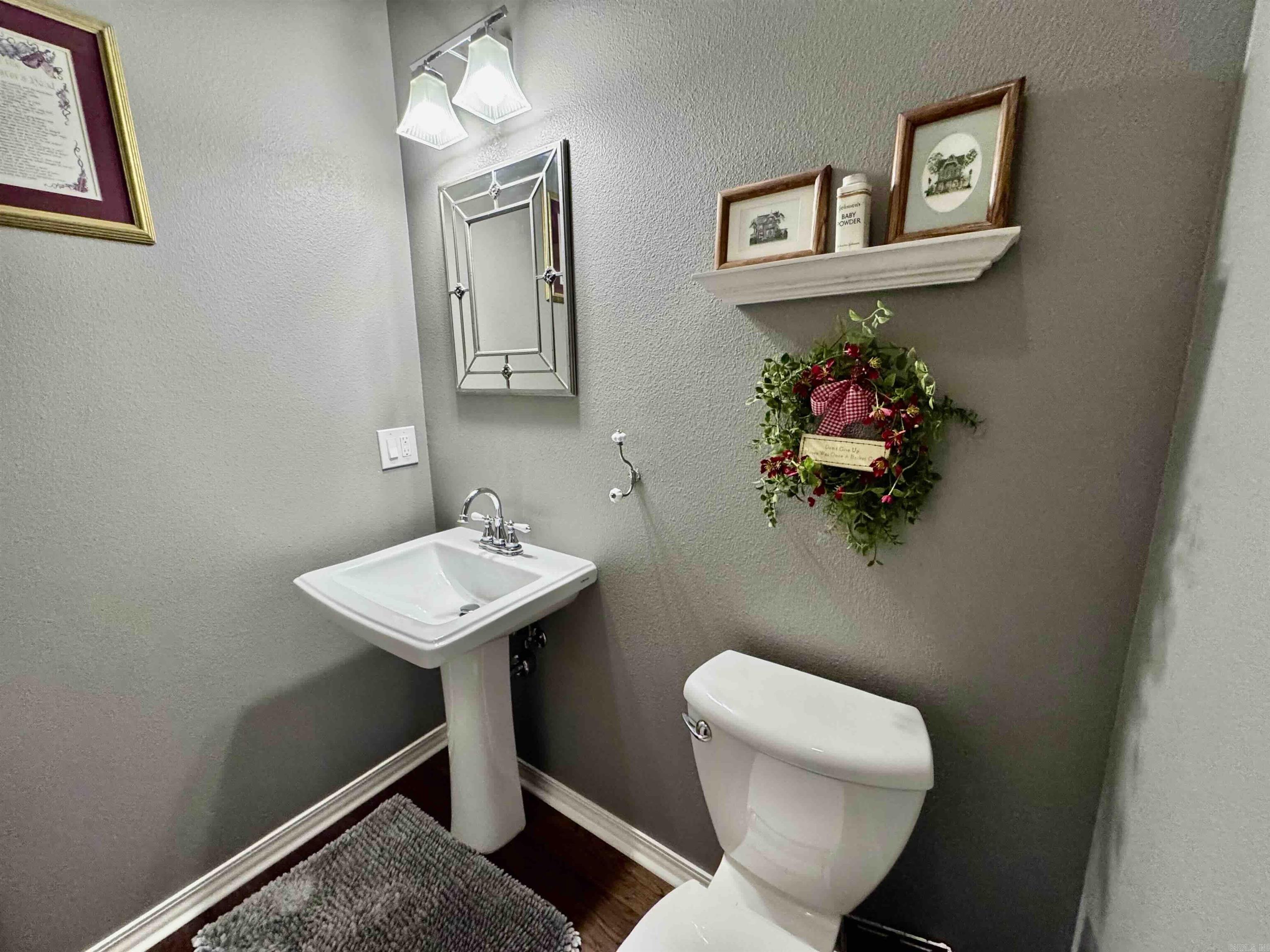 INDIAN HILLS - Residential