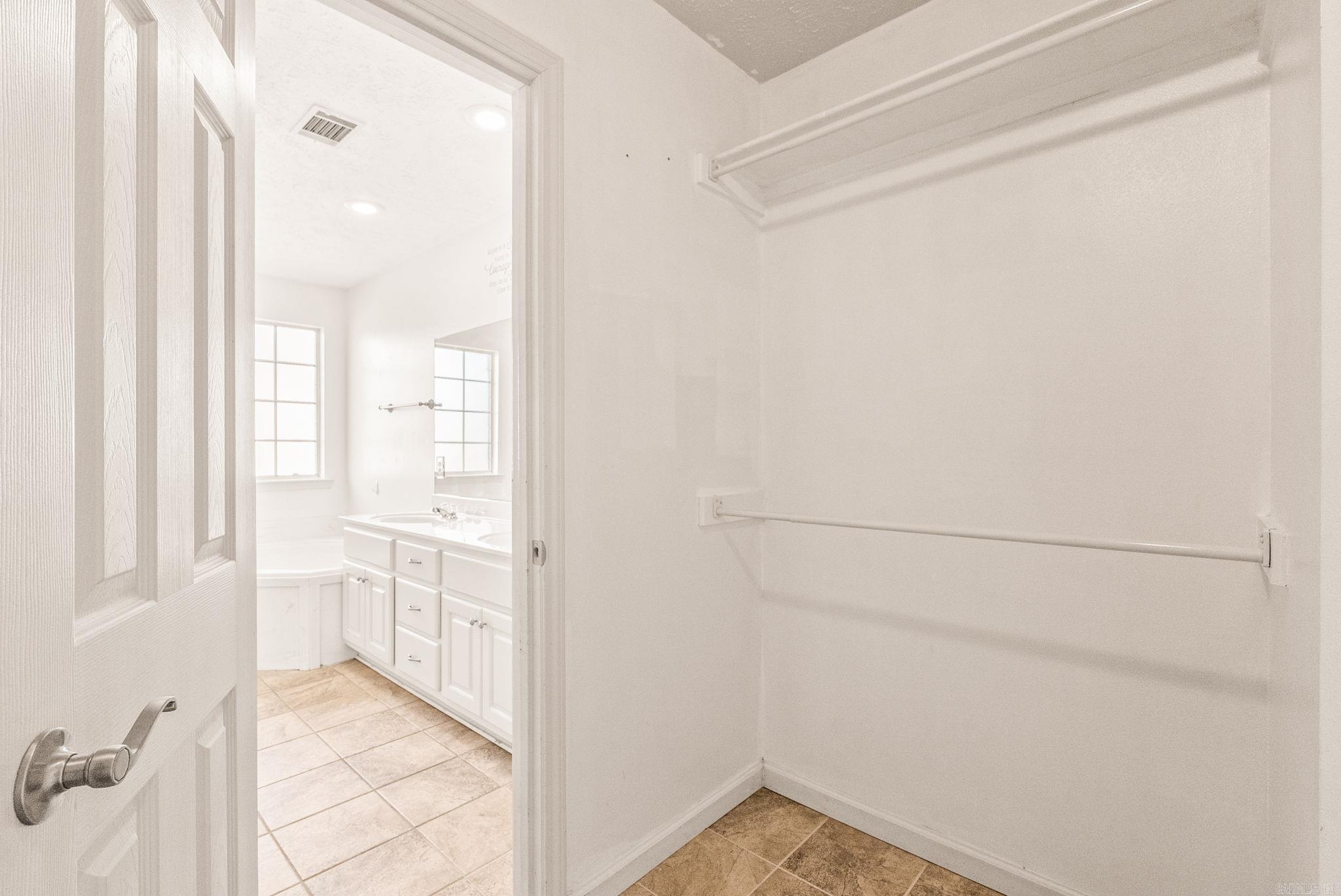 JUSTIN PLACE - Residential