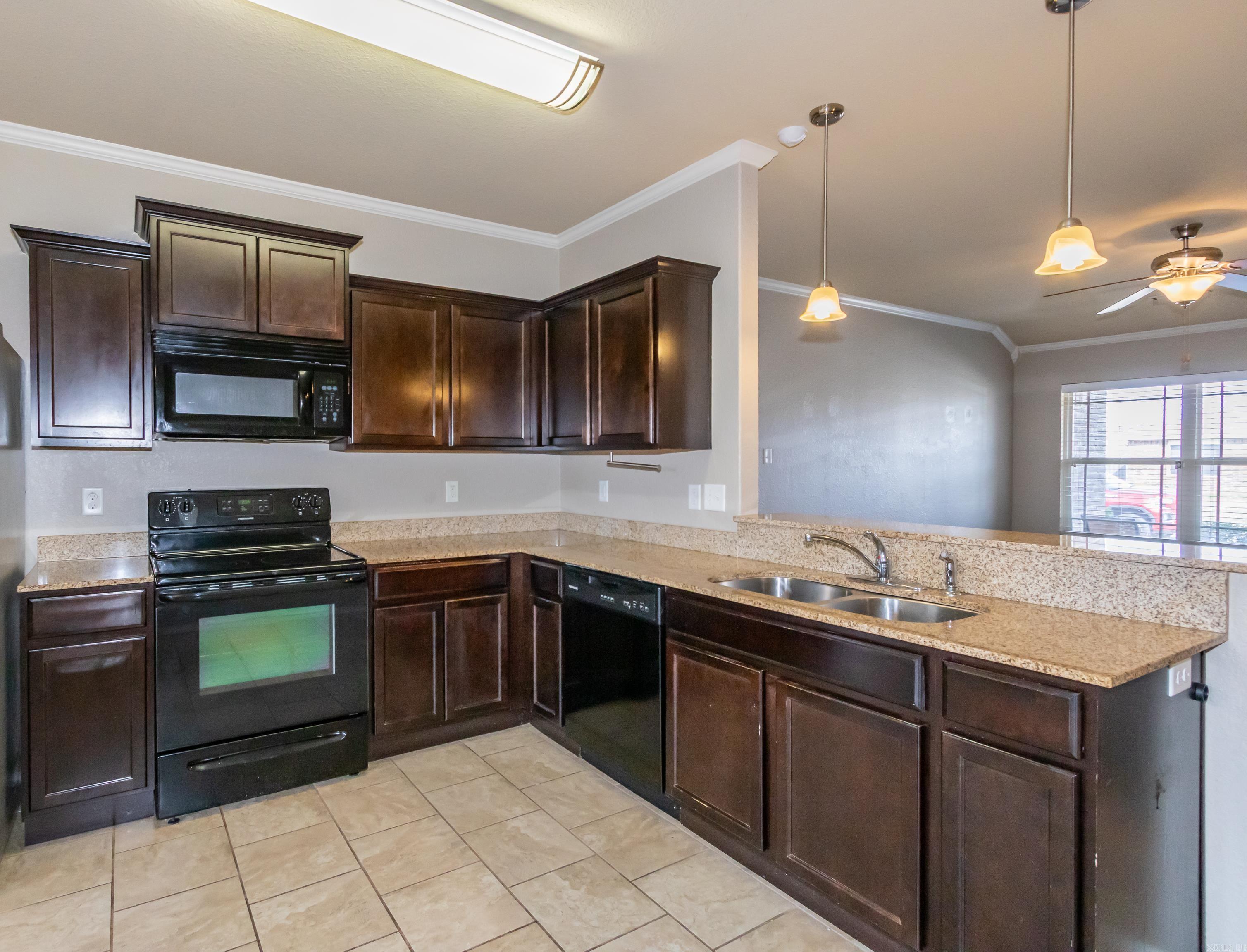 TRAMMEL ESTATES - Residential