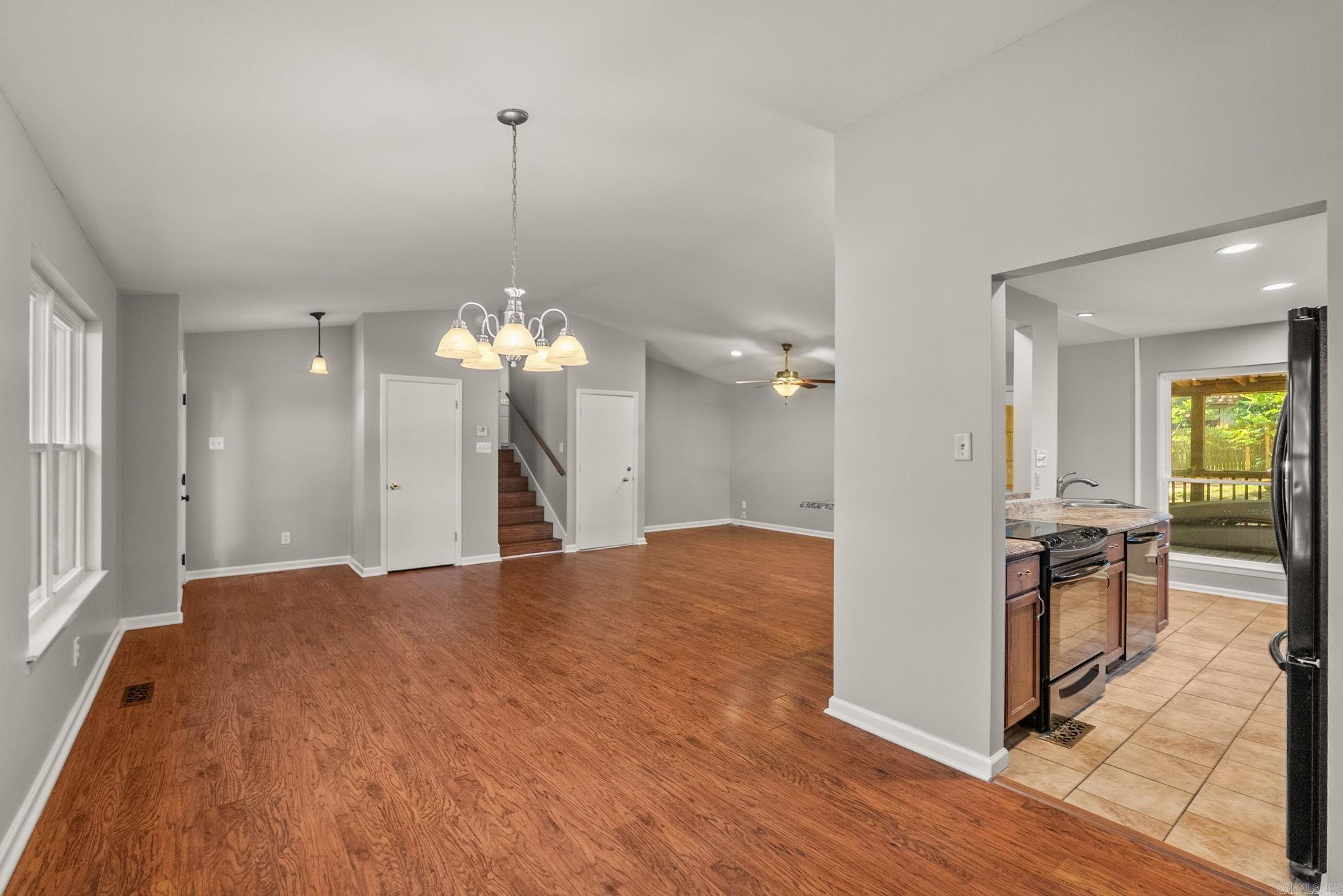 INDIAN HILLS - Residential