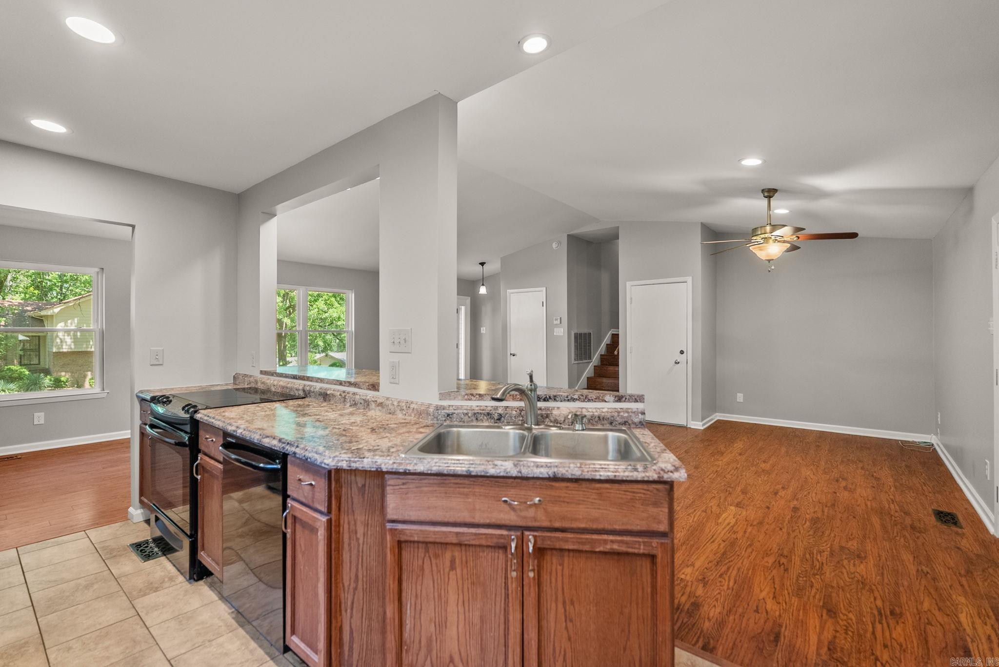 INDIAN HILLS - Residential